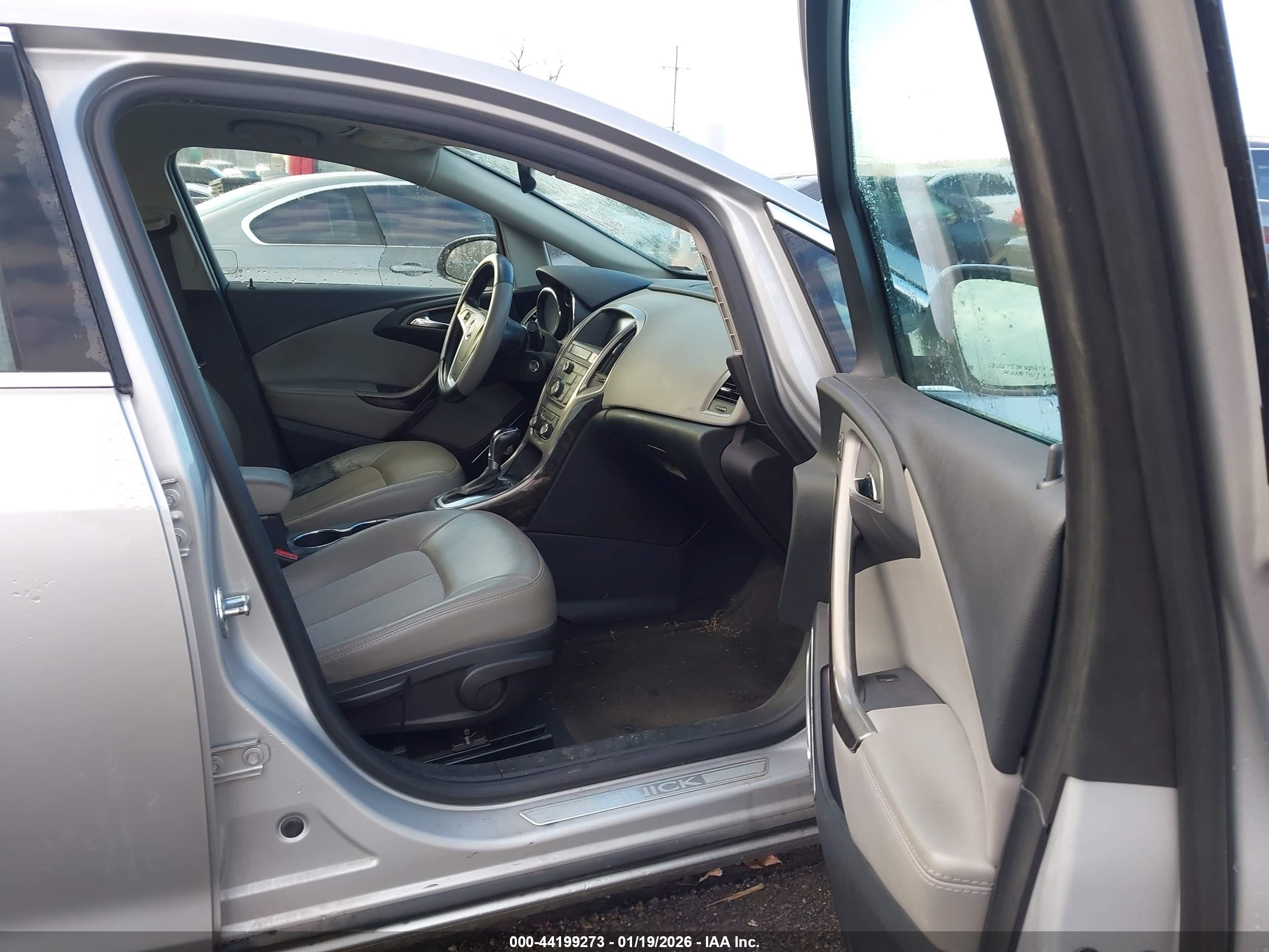 BUICK VERANO image 5
