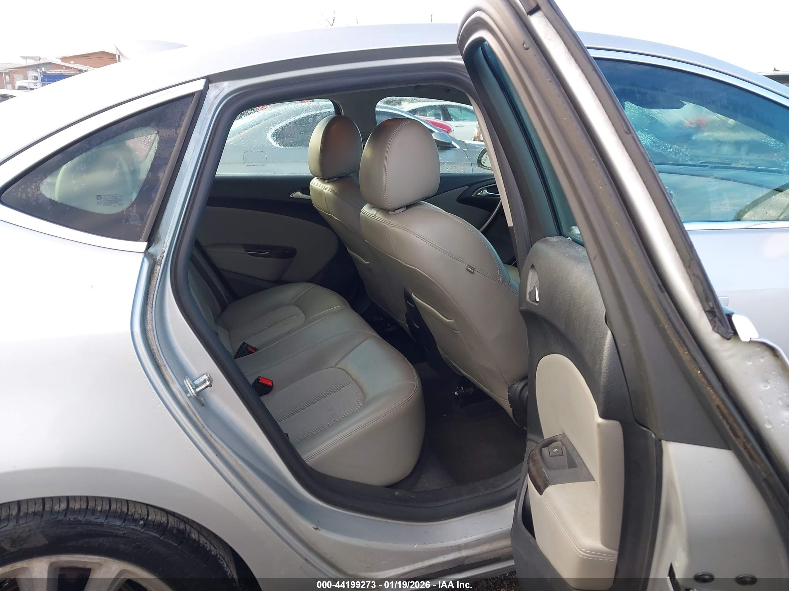 BUICK VERANO image 8
