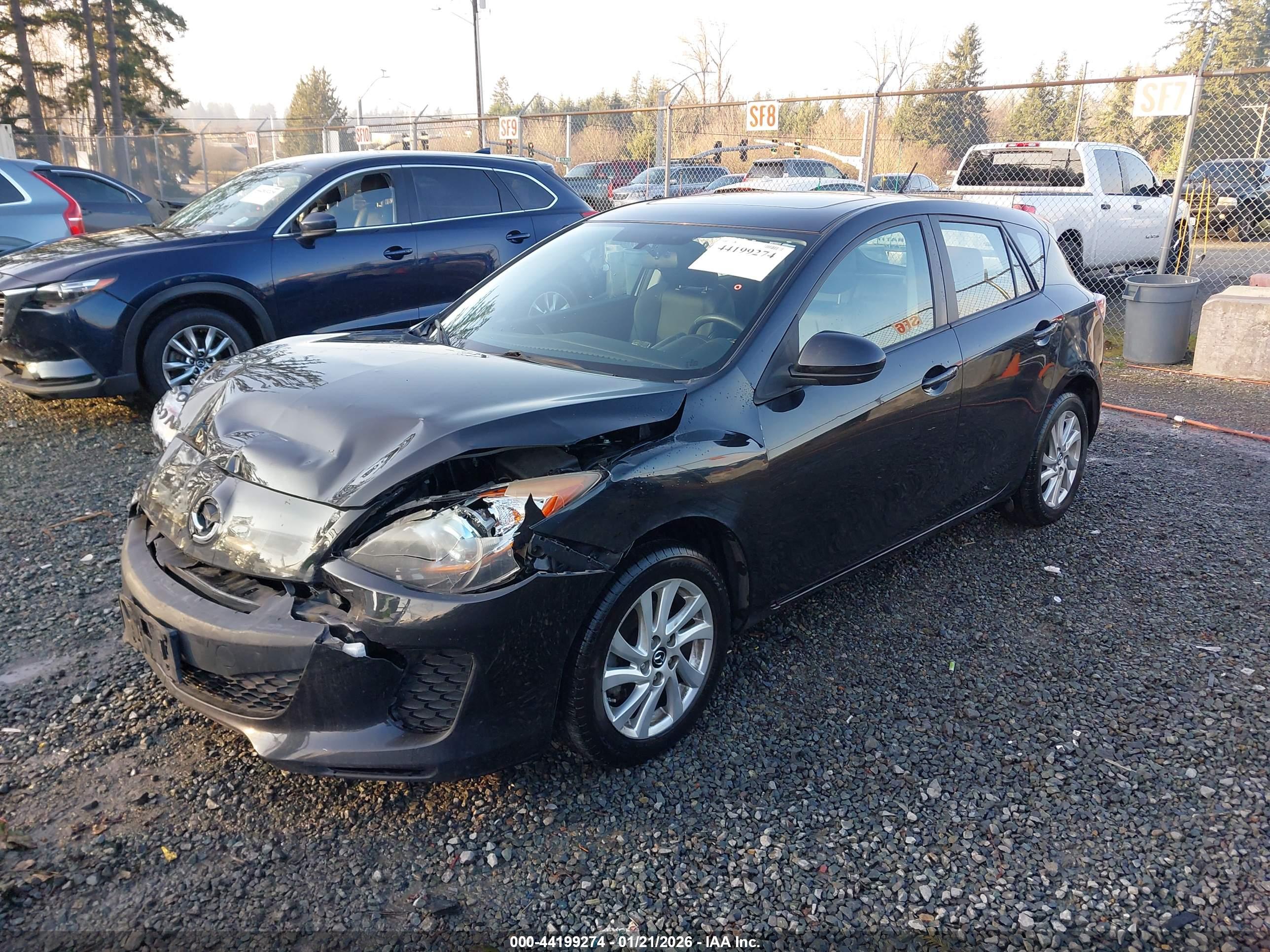 MAZDA MAZDA3 image 2