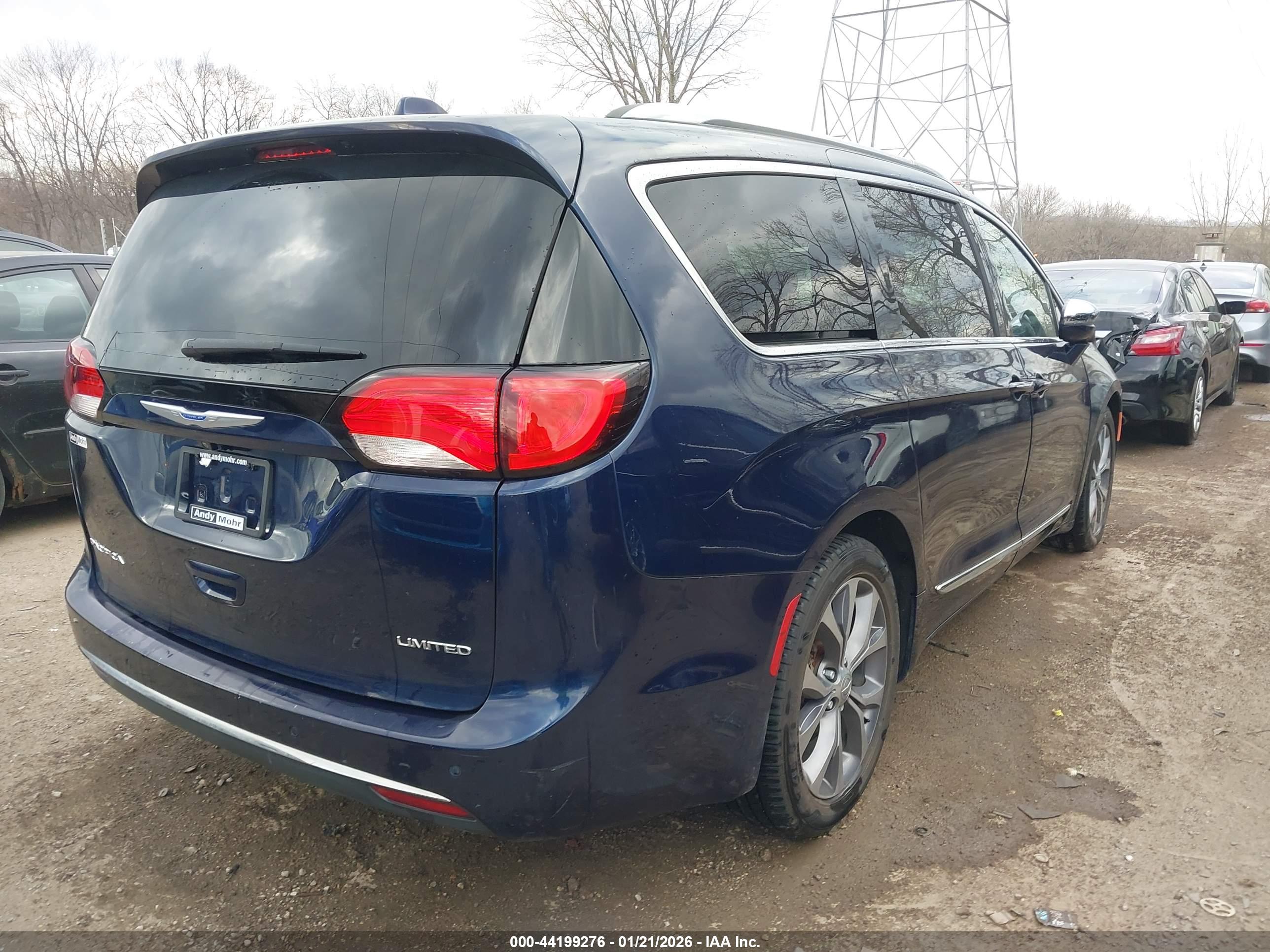 CHRYSLER PACIFICA image 4