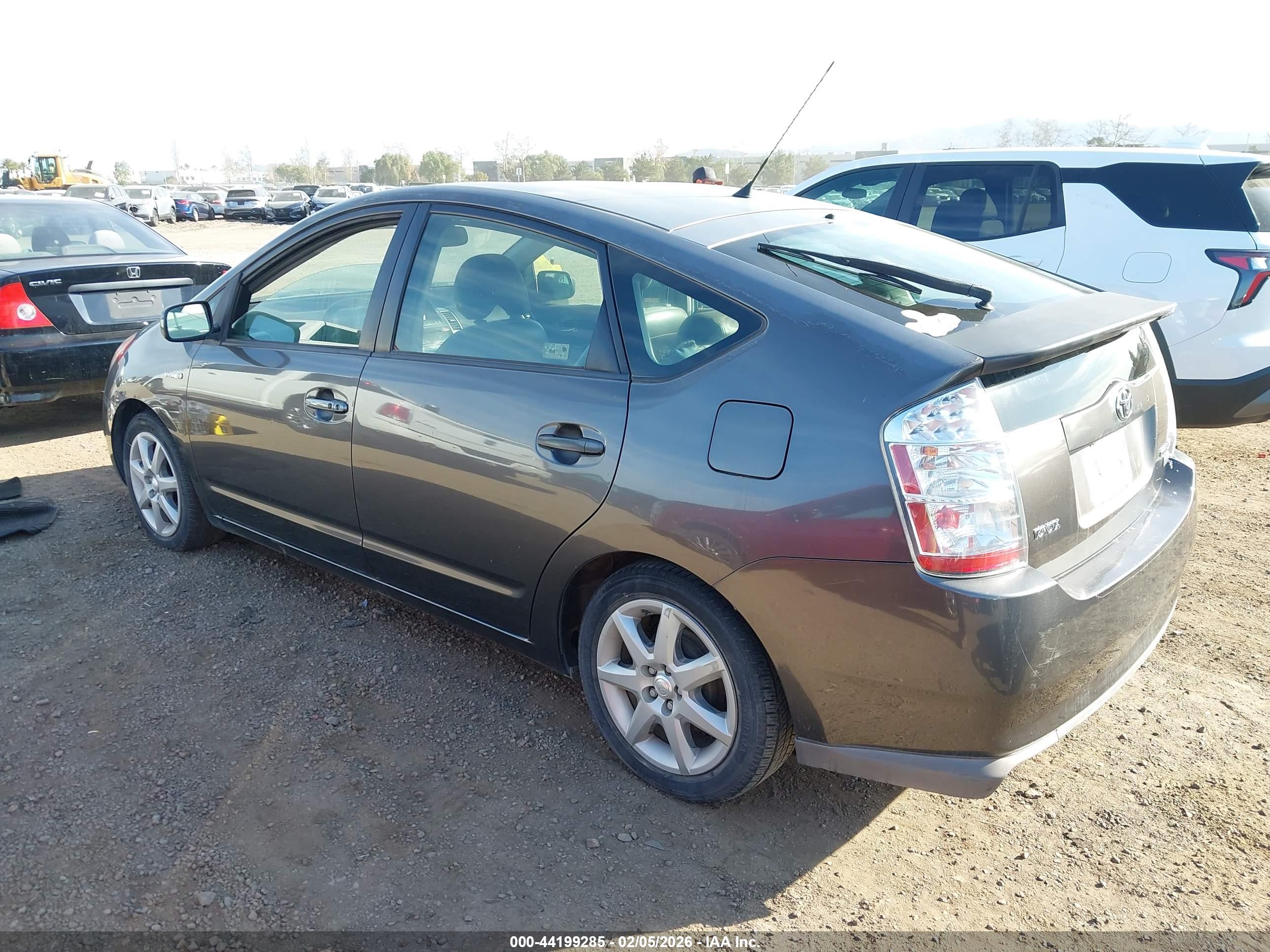 TOYOTA PRIUS image 3