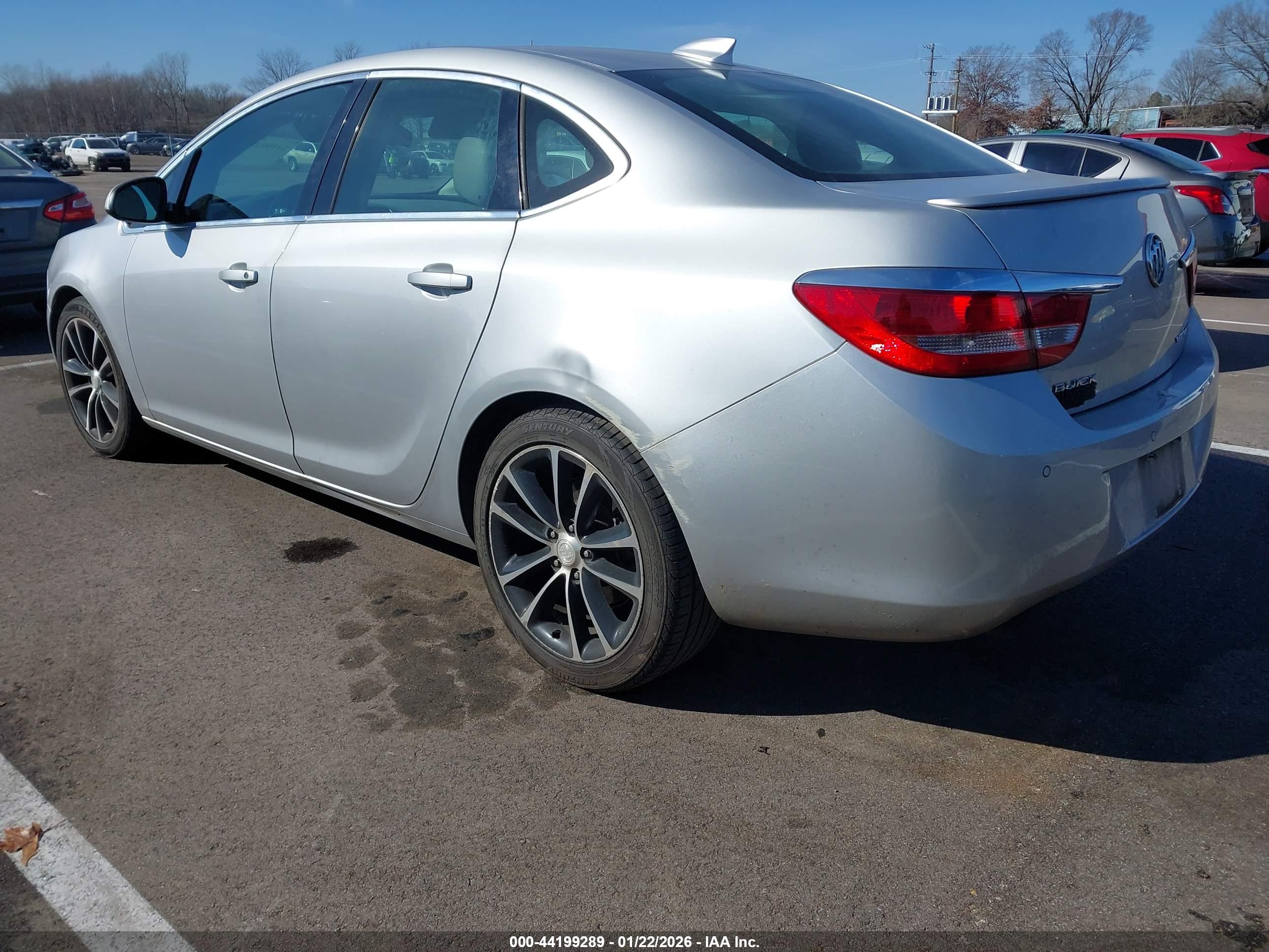 BUICK VERANO image 3