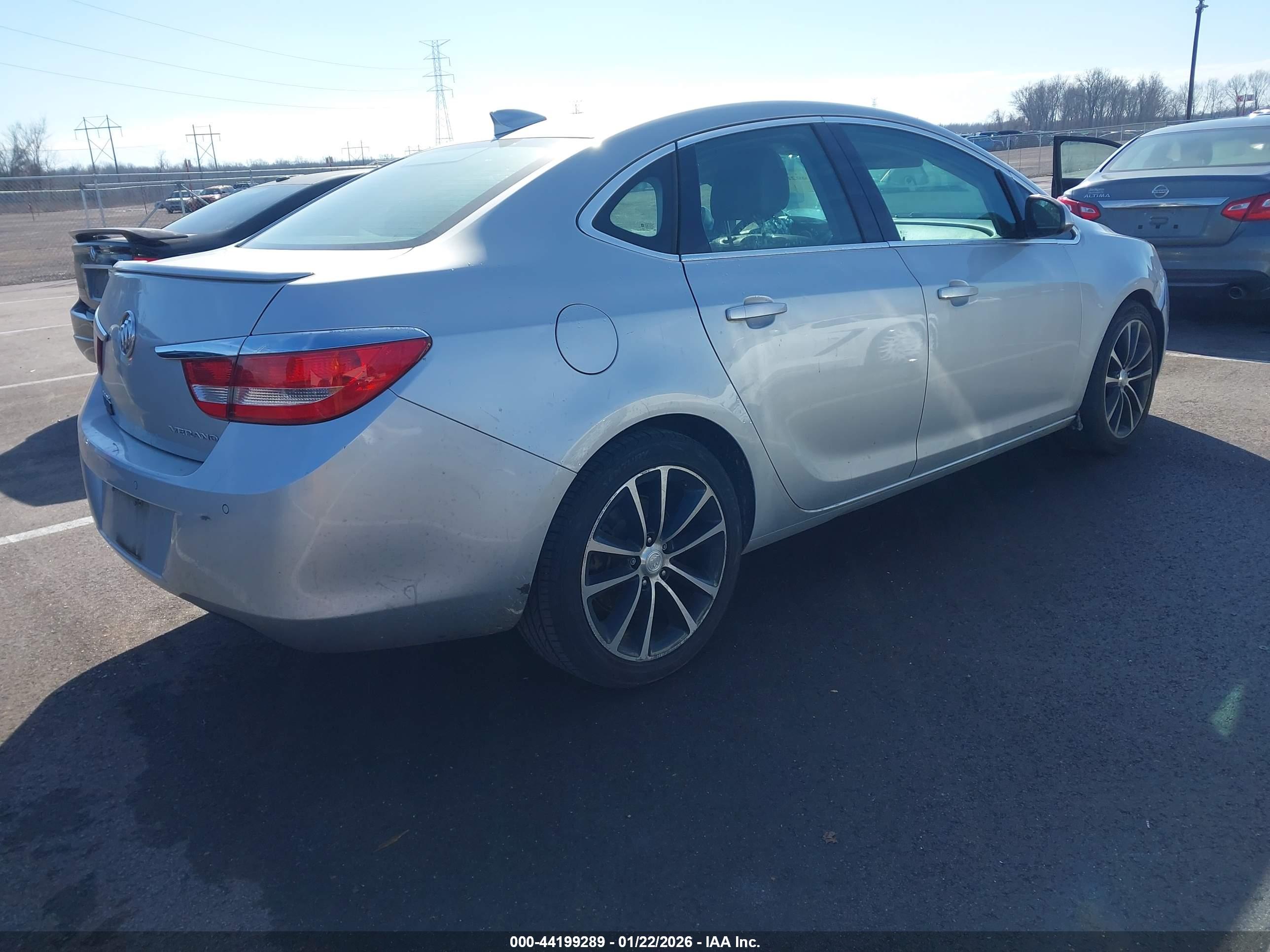 BUICK VERANO image 4