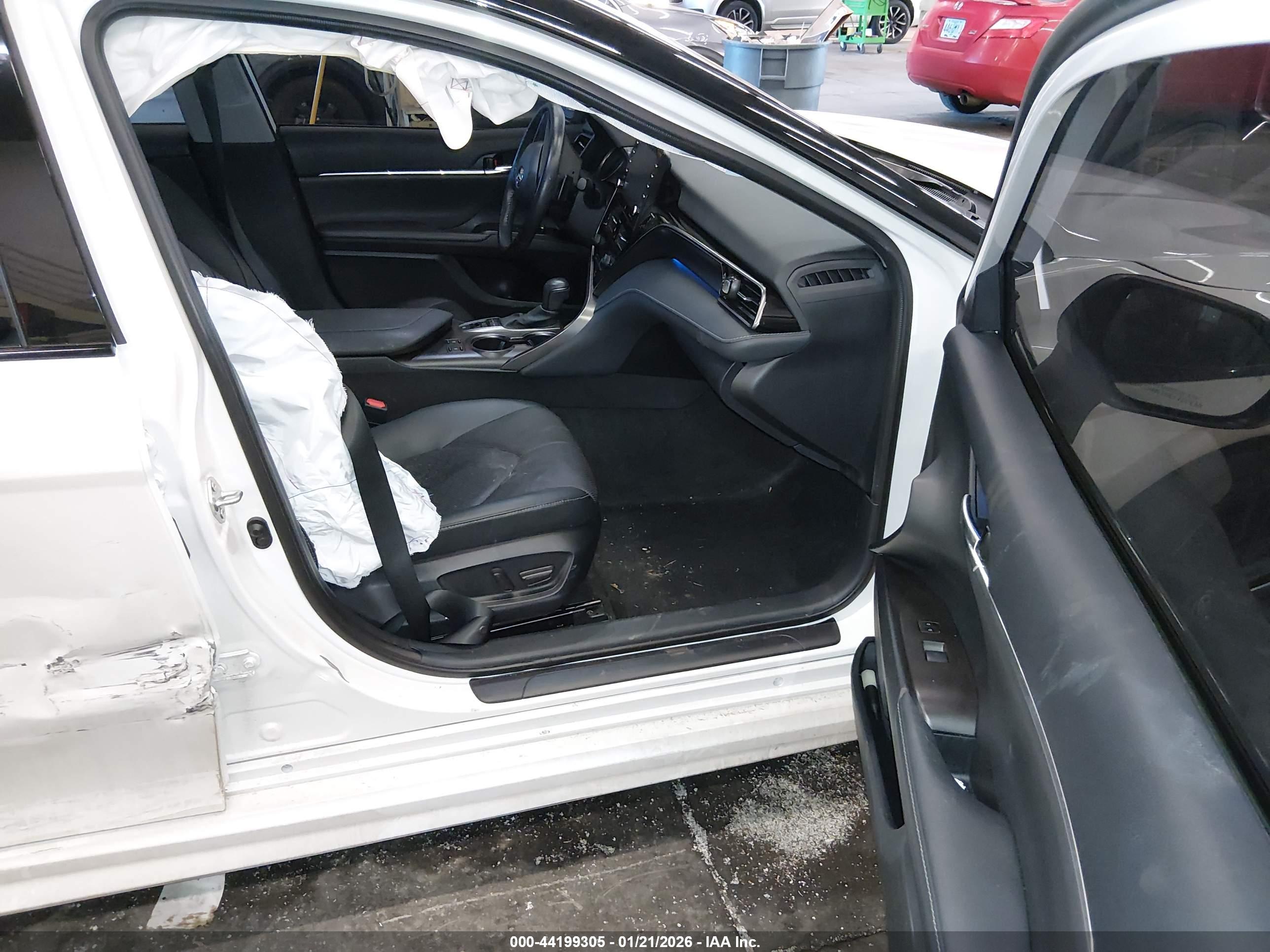 TOYOTA CAMRY image 5