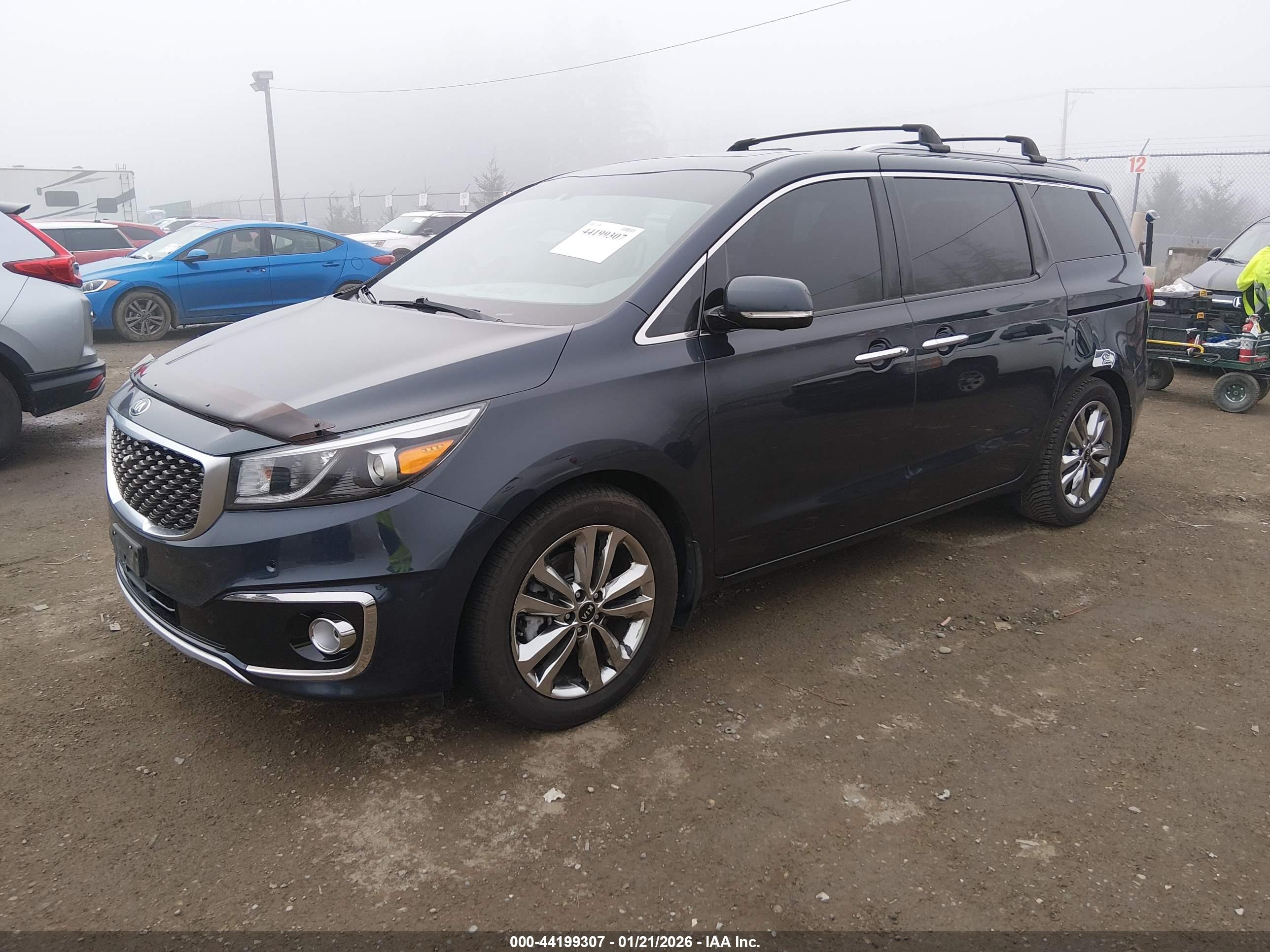 KIA SEDONA image 2