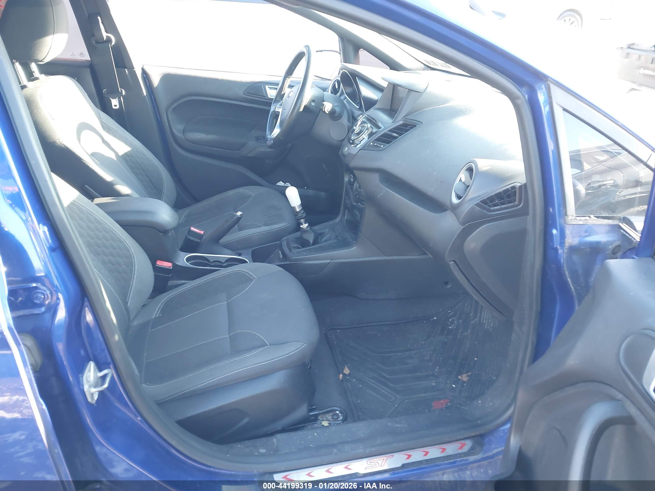 FORD FIESTA image 5