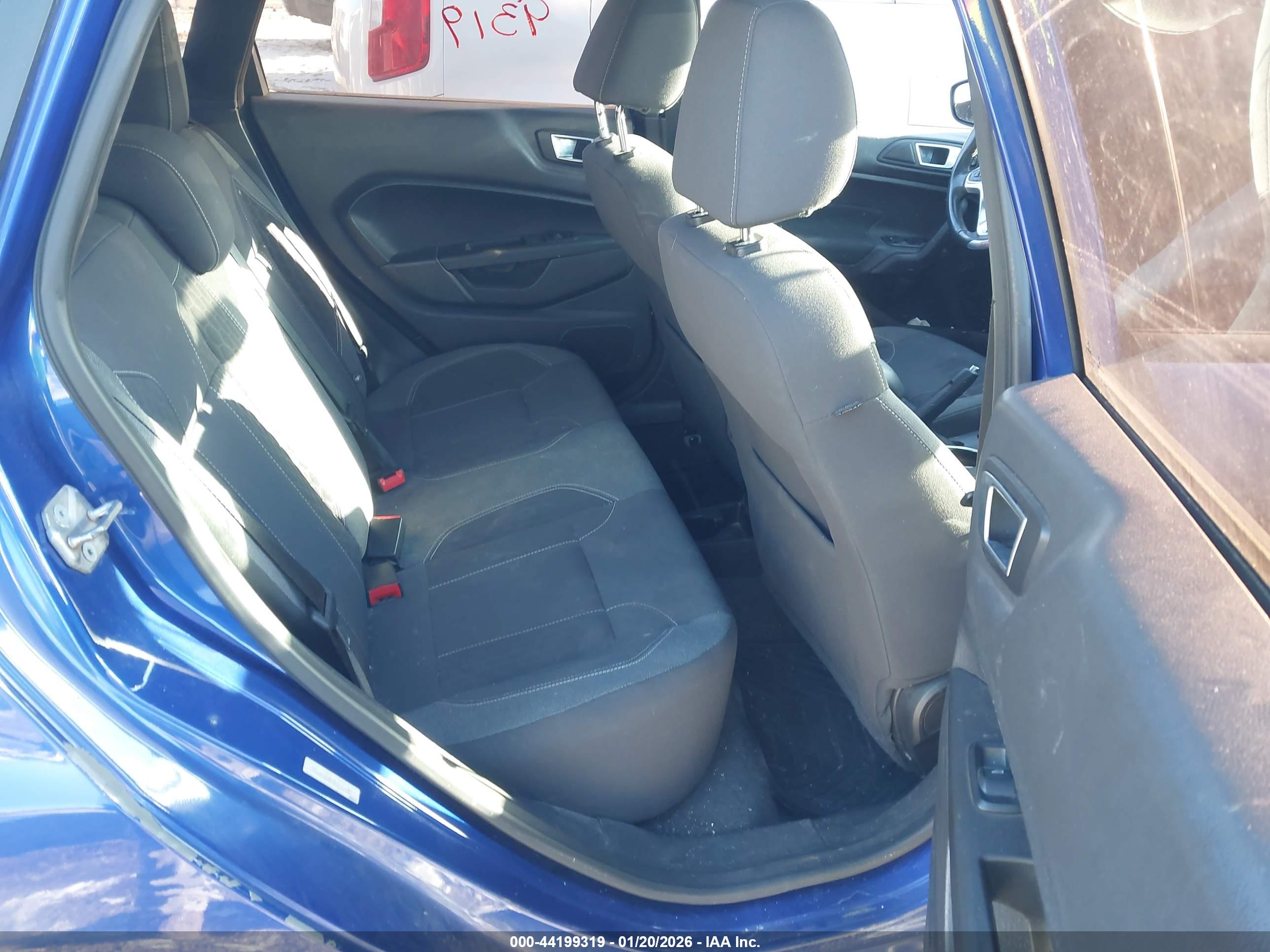 FORD FIESTA image 8