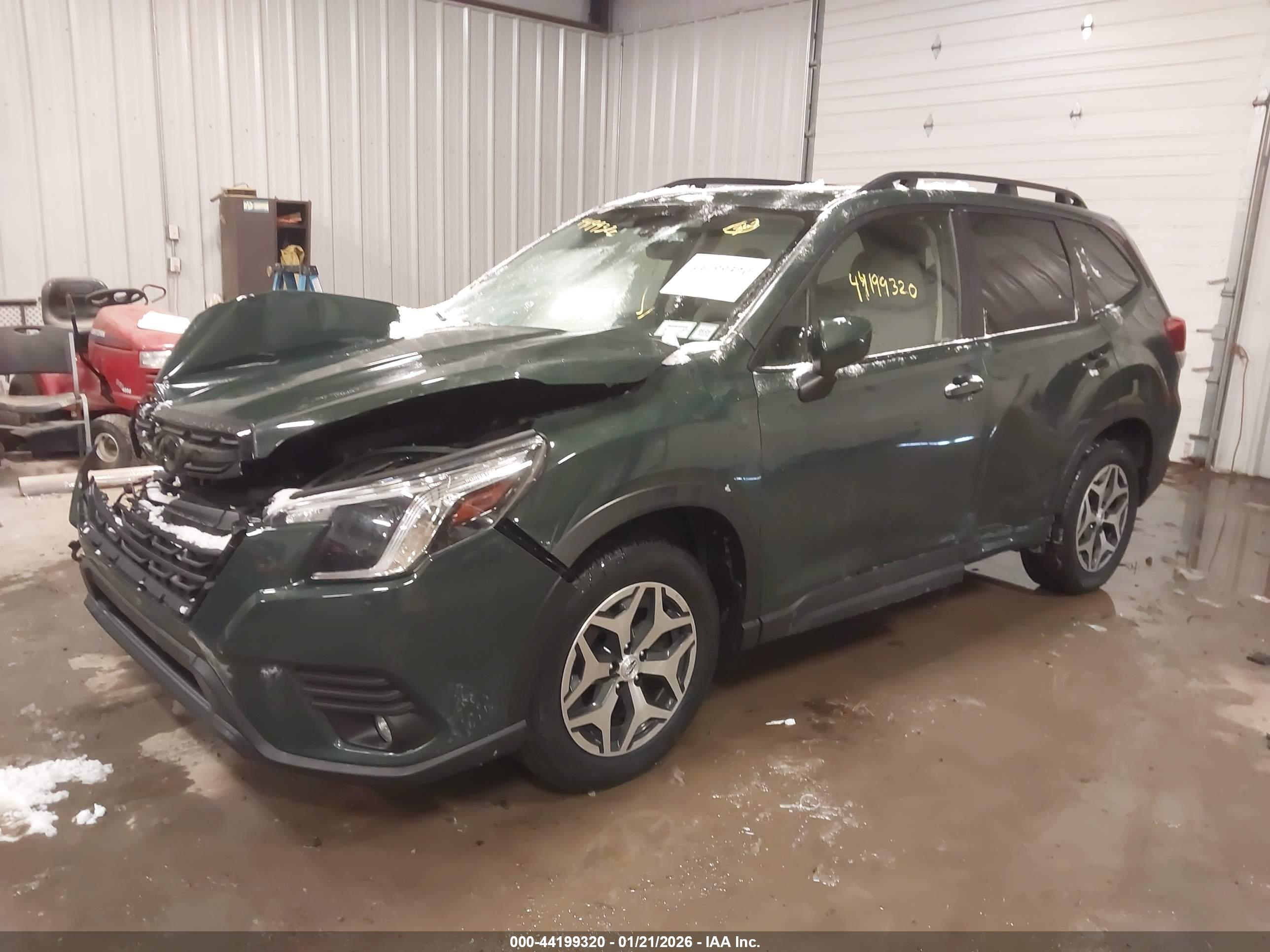 SUBARU FORESTER image 2