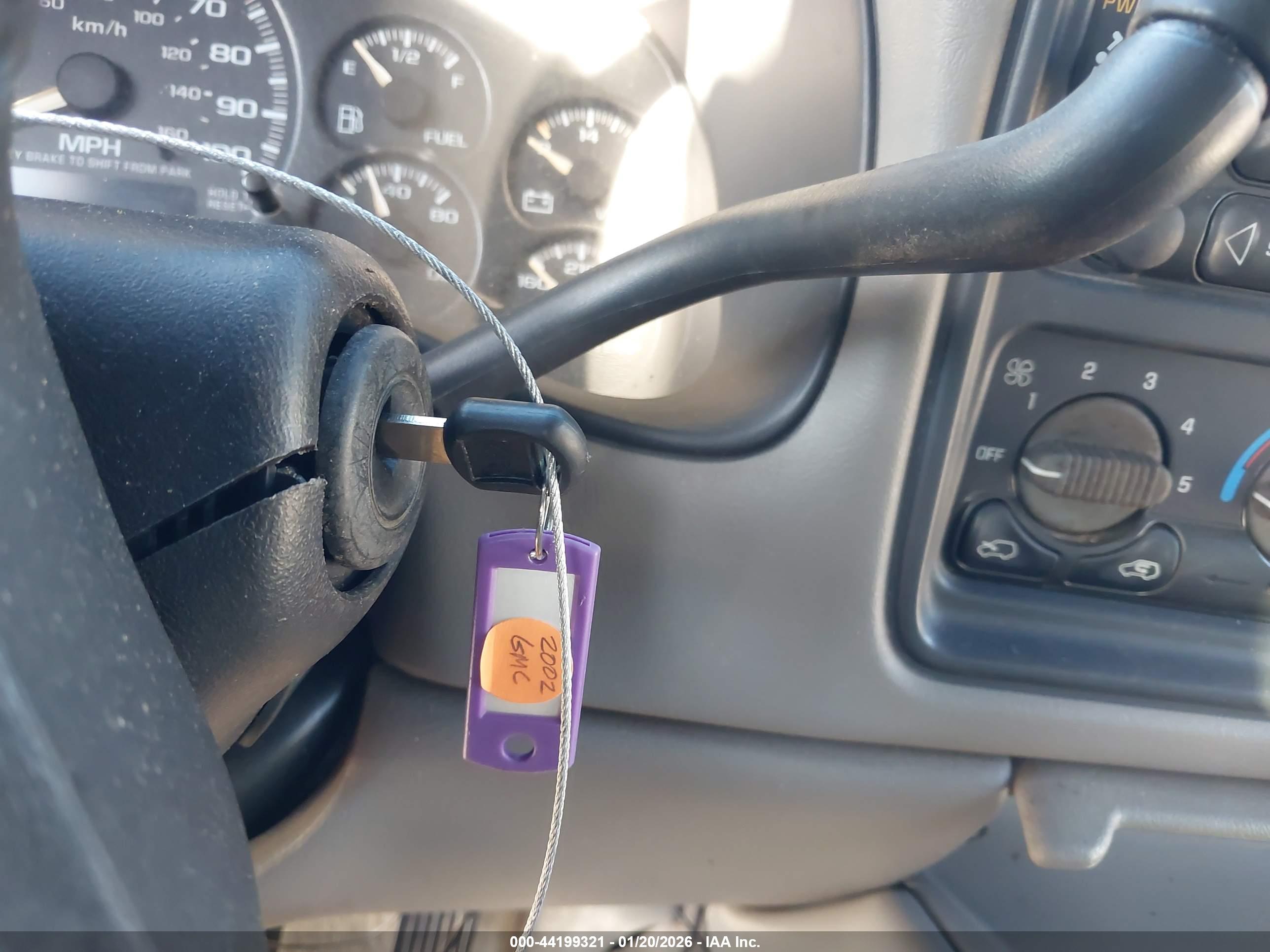 GMC SIERRA image 11