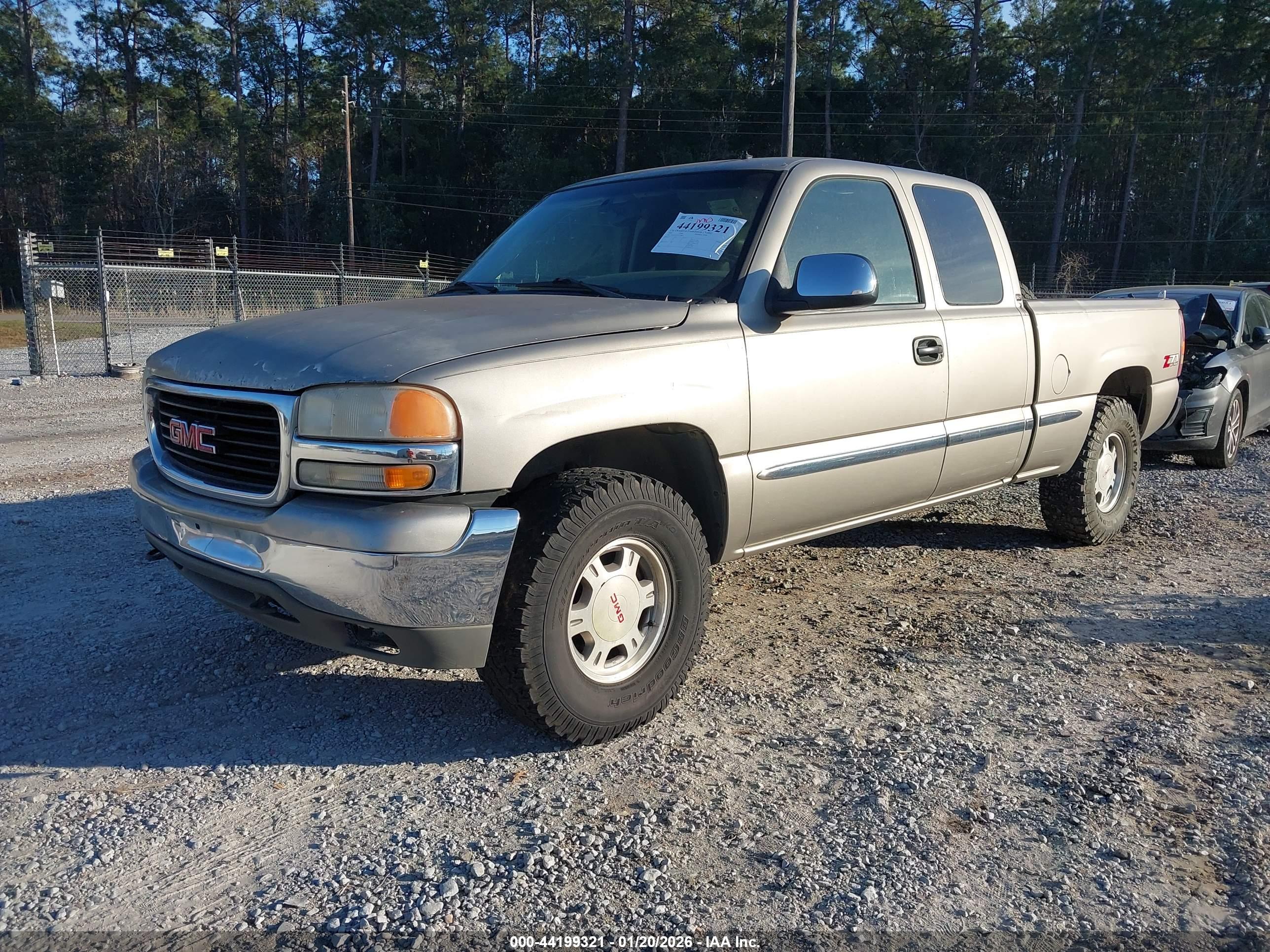 GMC SIERRA image 2