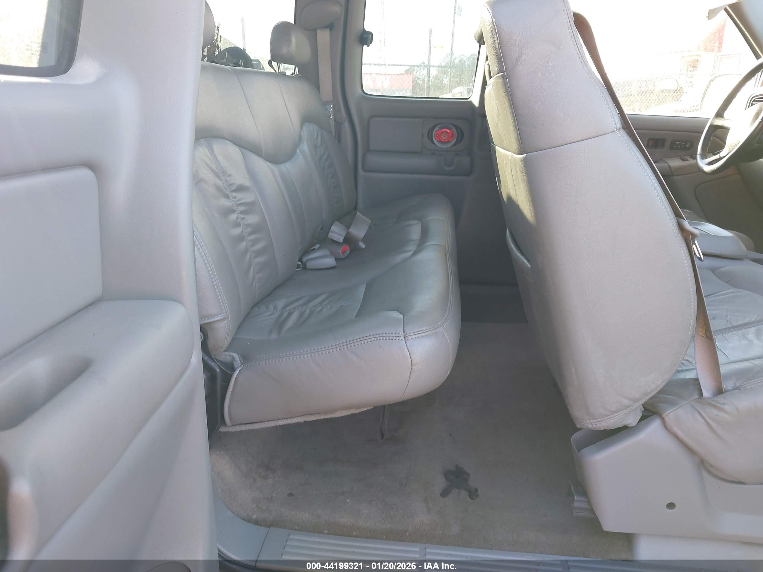 GMC SIERRA image 8