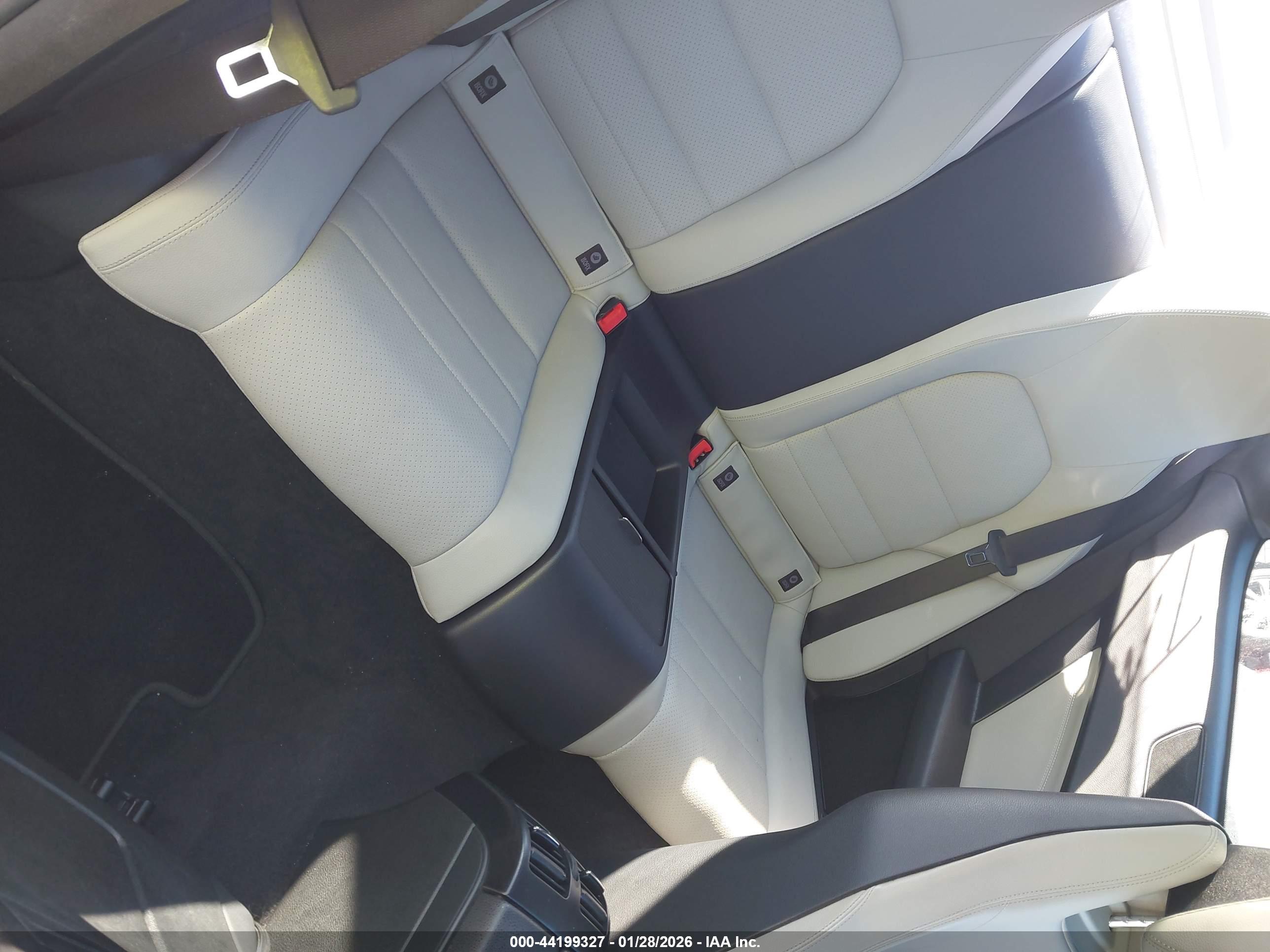 MERCEDES-BENZ C image 8
