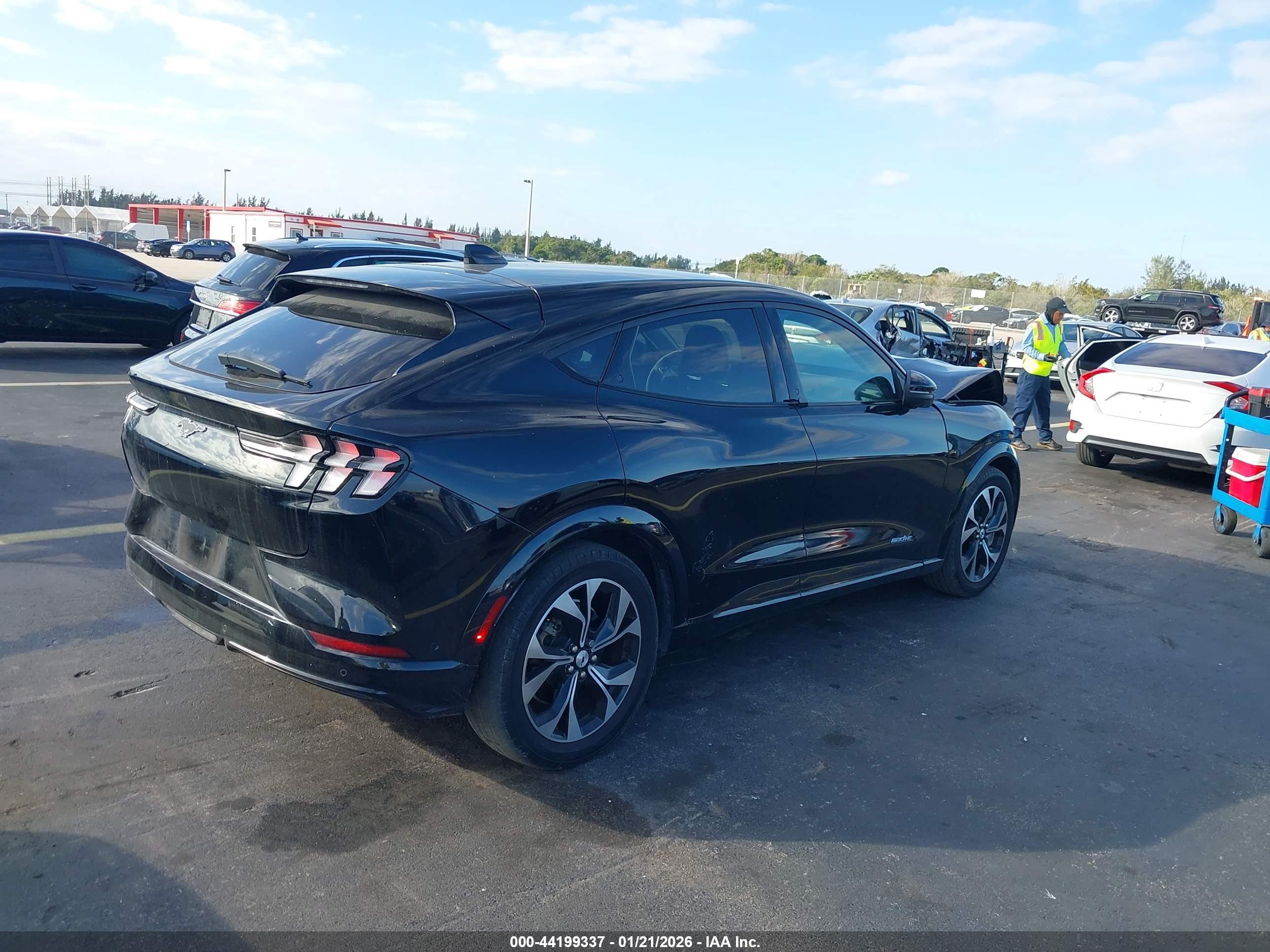 FORD MUSTANG image 4