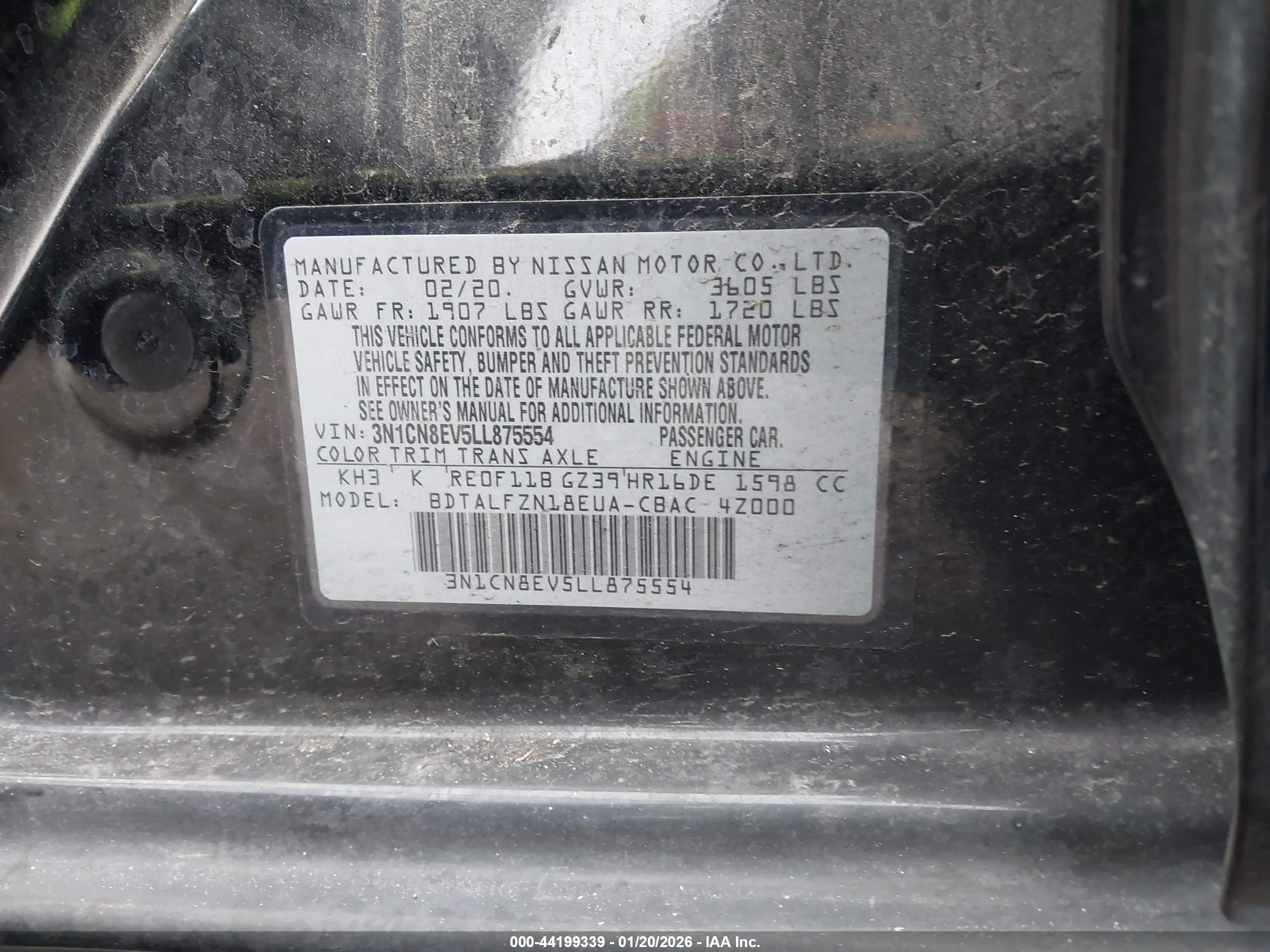 NISSAN VERSA image 9