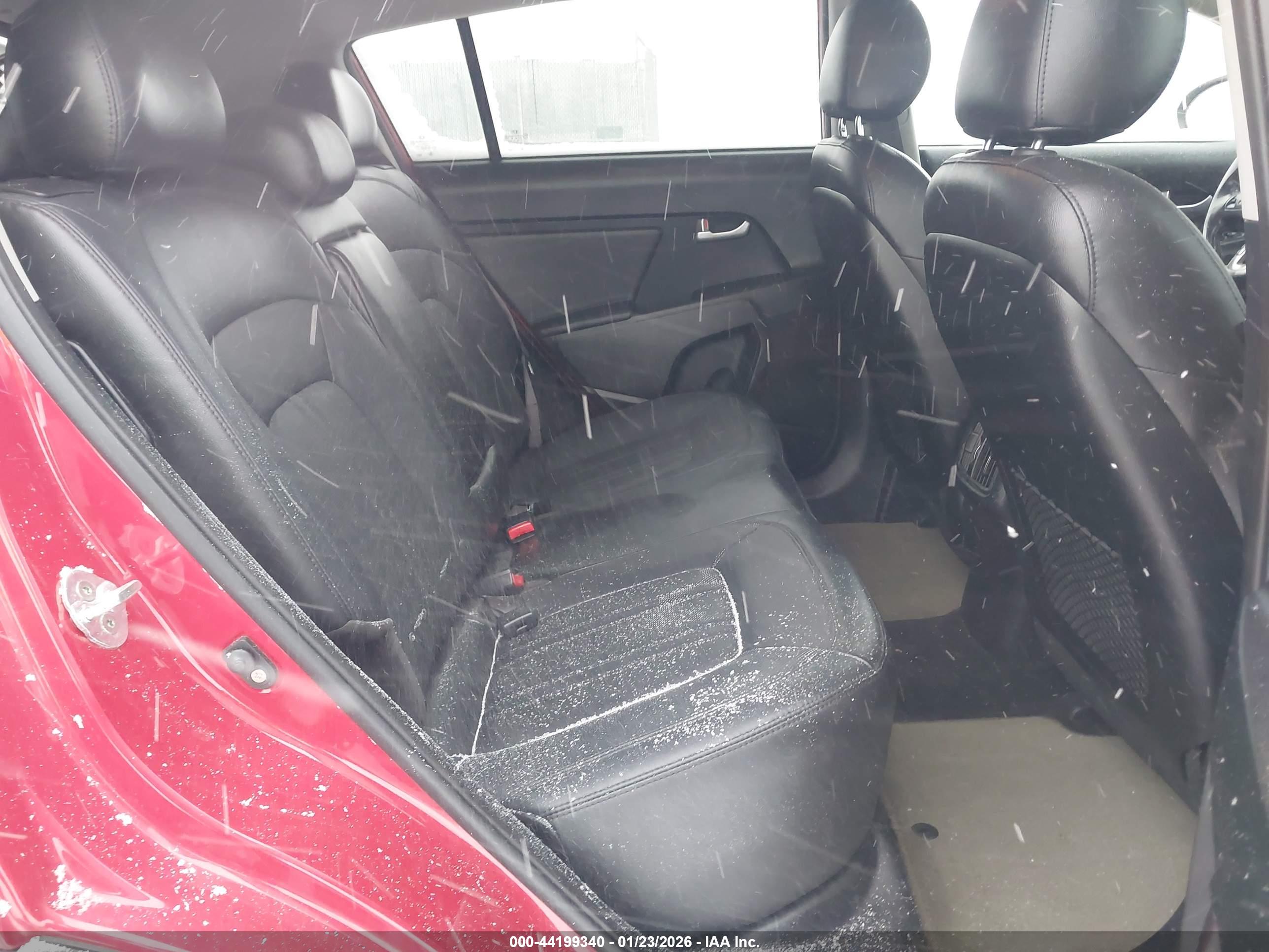 KIA SPORTAGE image 8