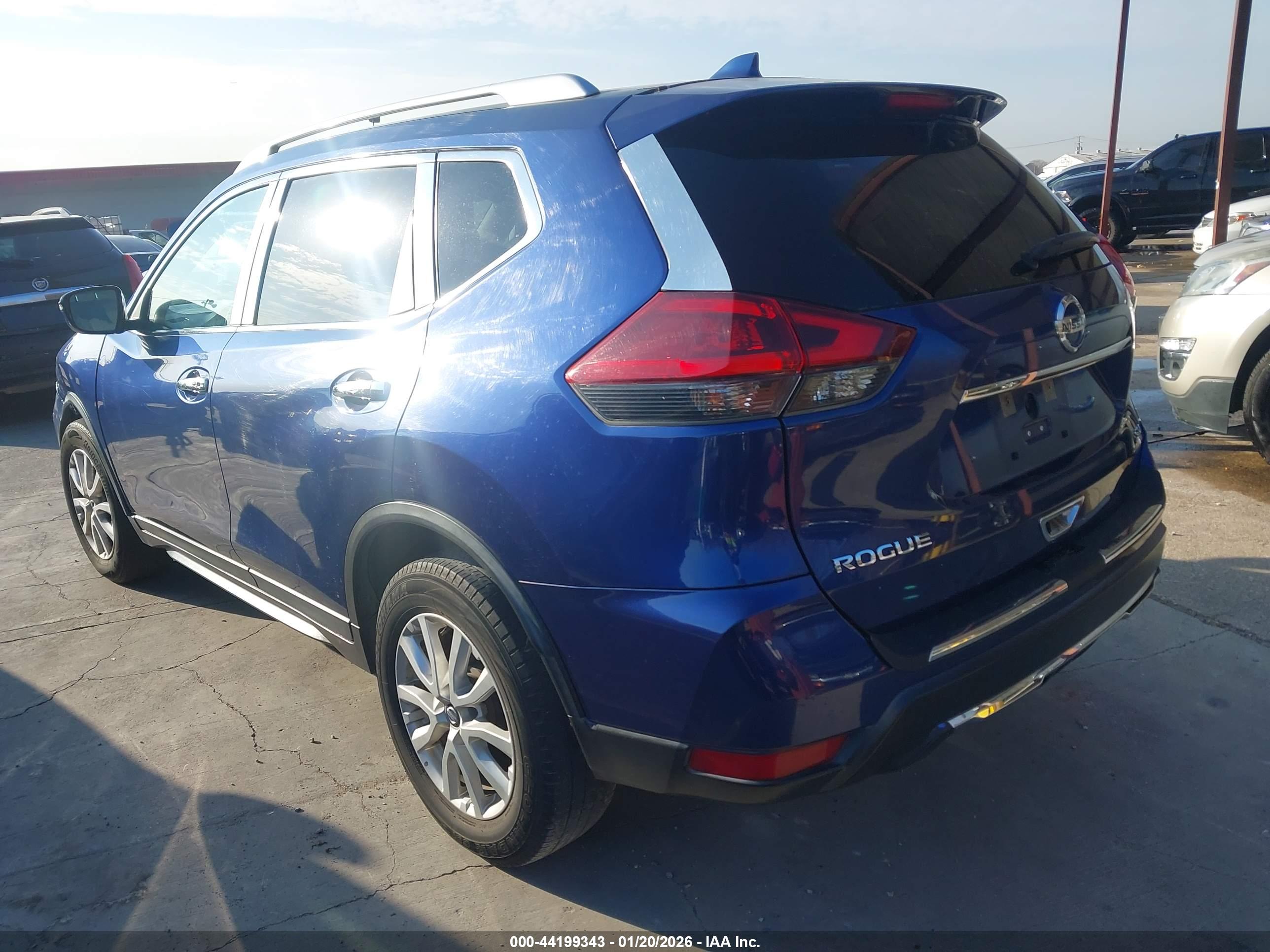 NISSAN ROGUE image 3