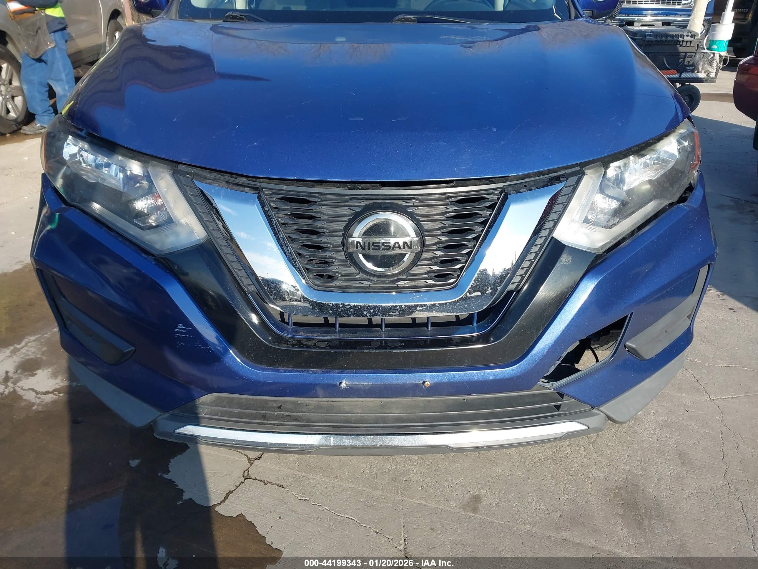 NISSAN ROGUE image 6