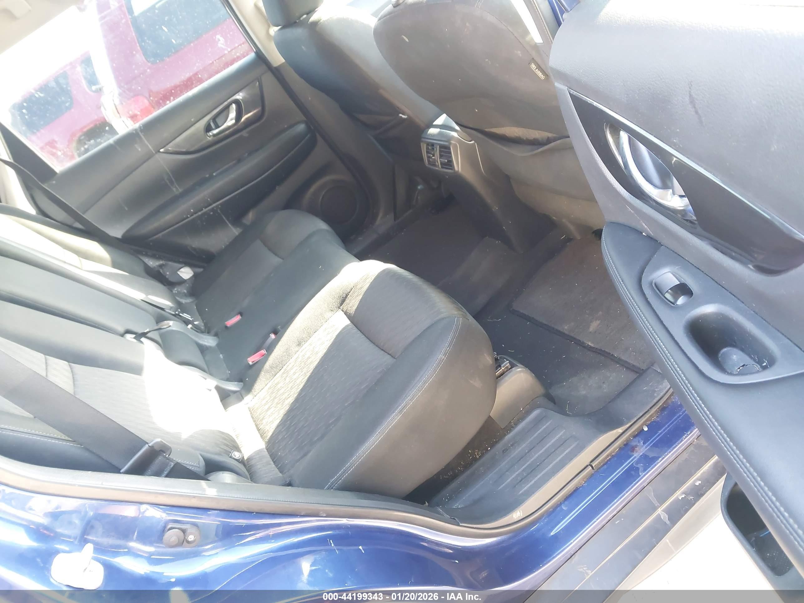NISSAN ROGUE image 8