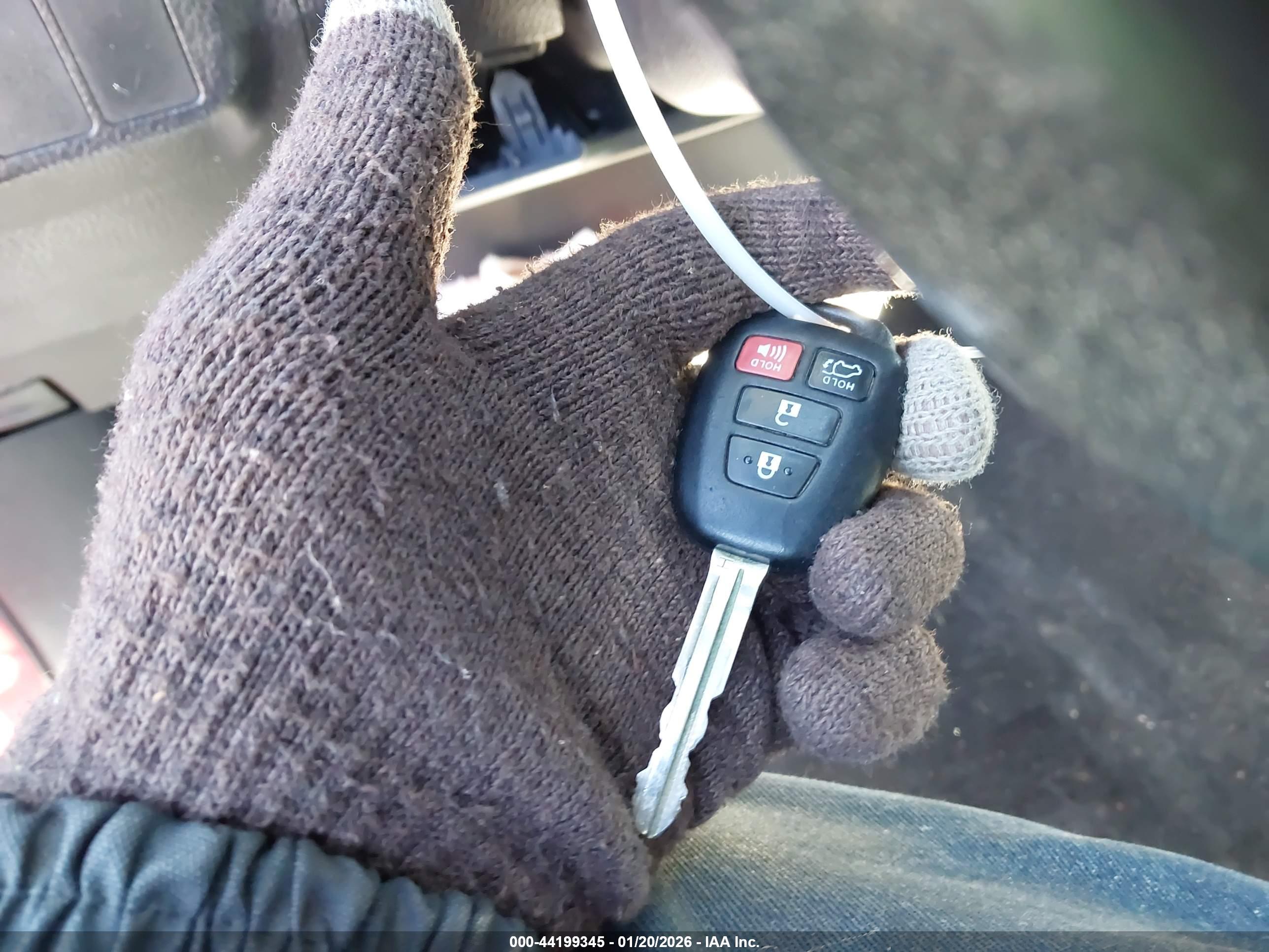 TOYOTA RAV4 image 11