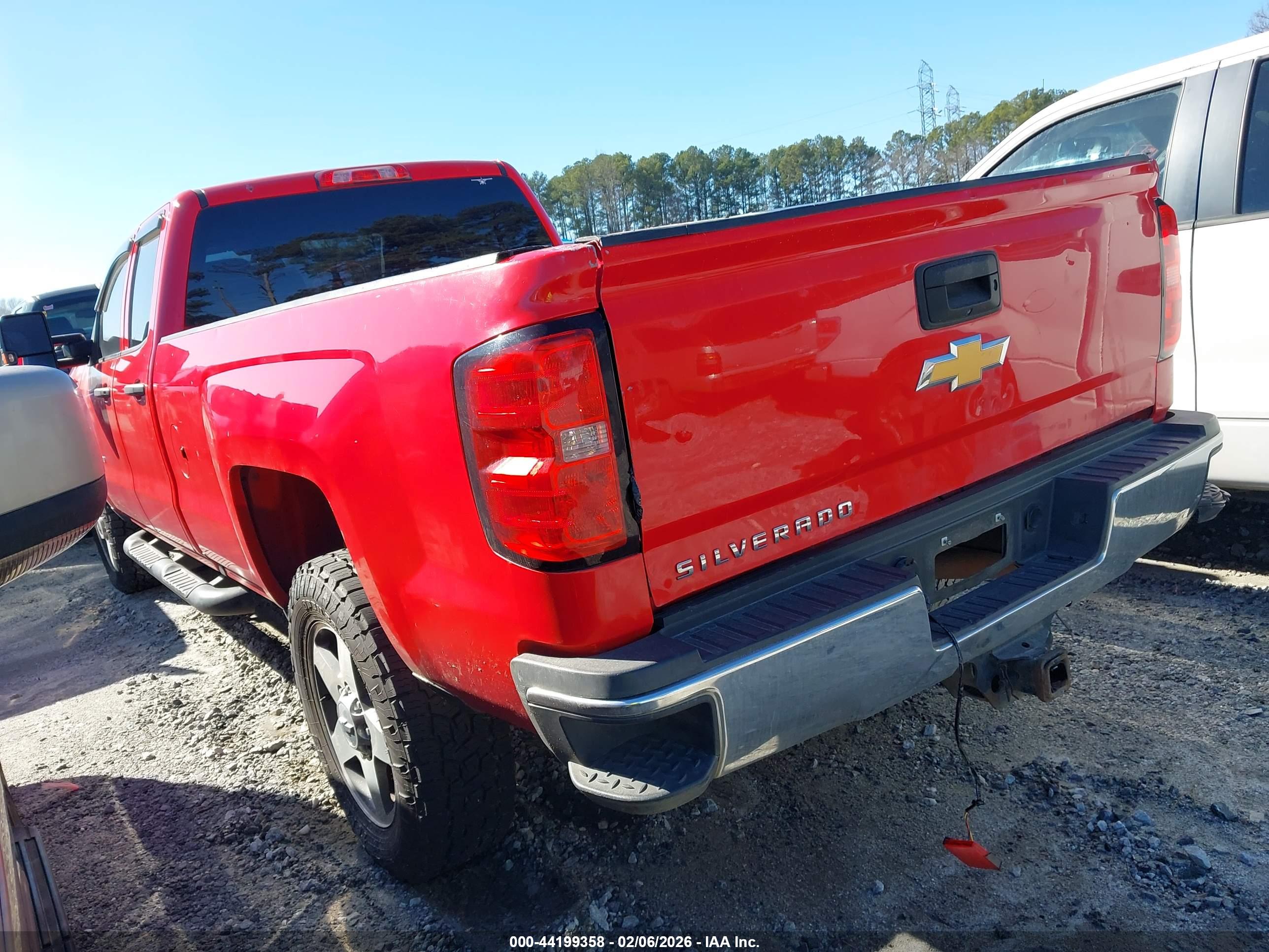 CHEVROLET SILVERADO image 3