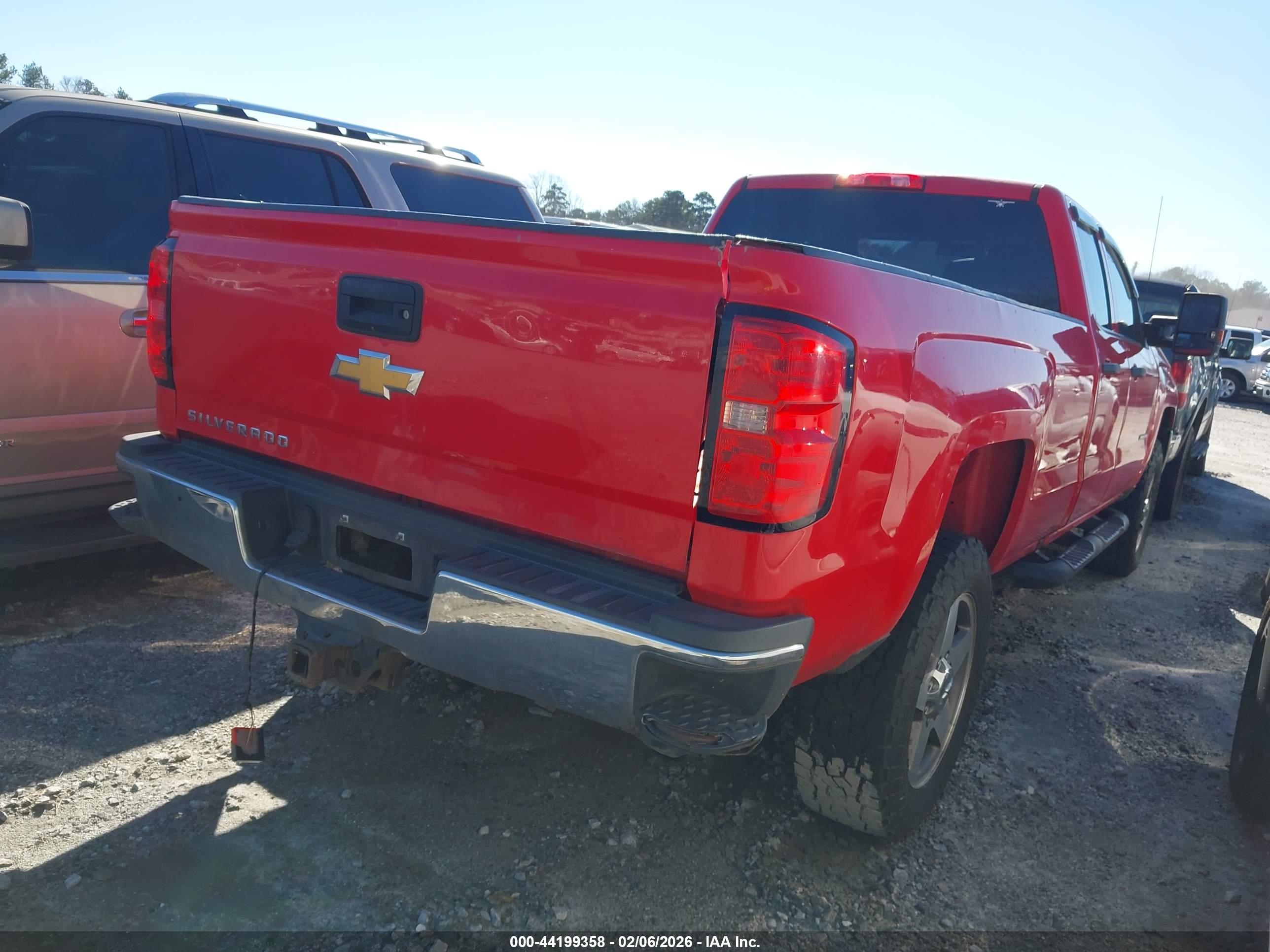 CHEVROLET SILVERADO image 4