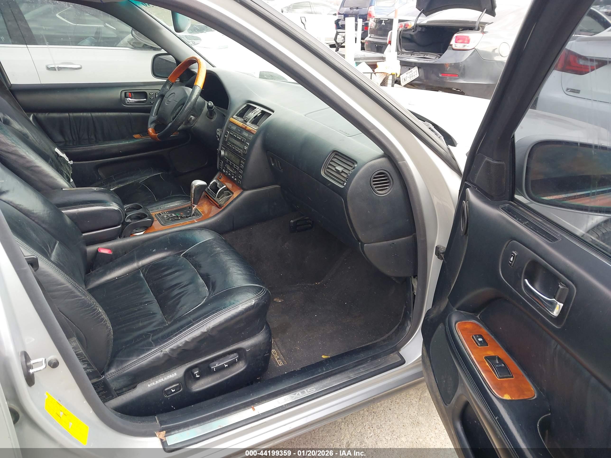 LEXUS LS image 5