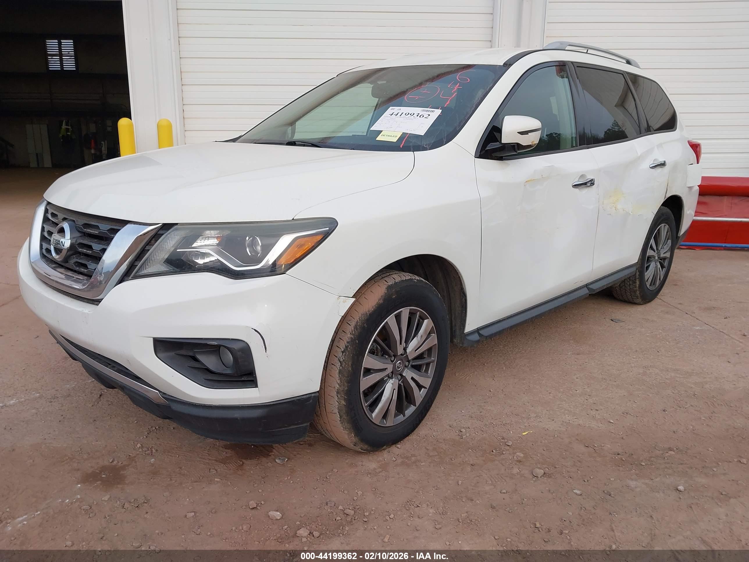 NISSAN PATHFINDER image 2
