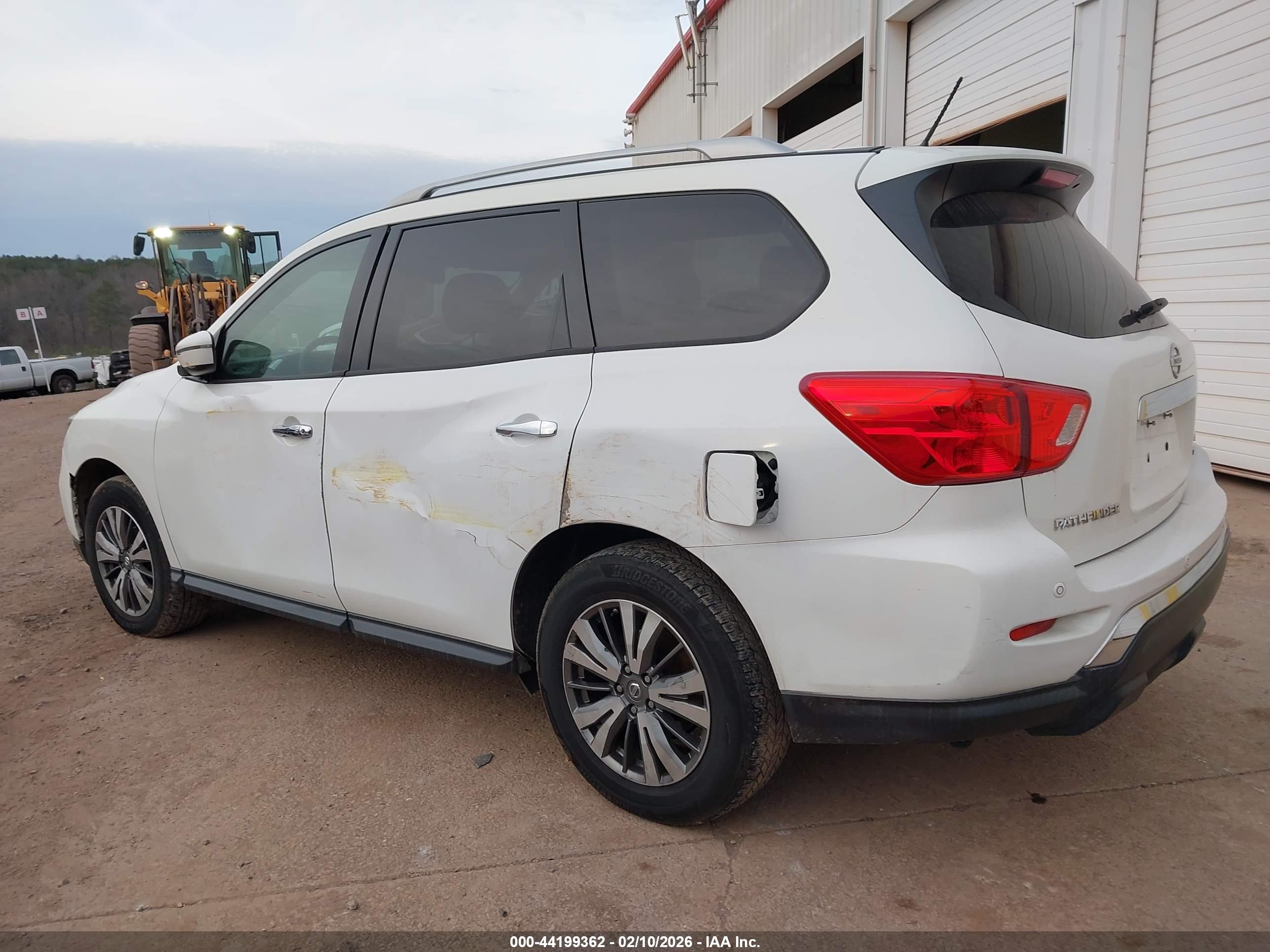 NISSAN PATHFINDER image 3