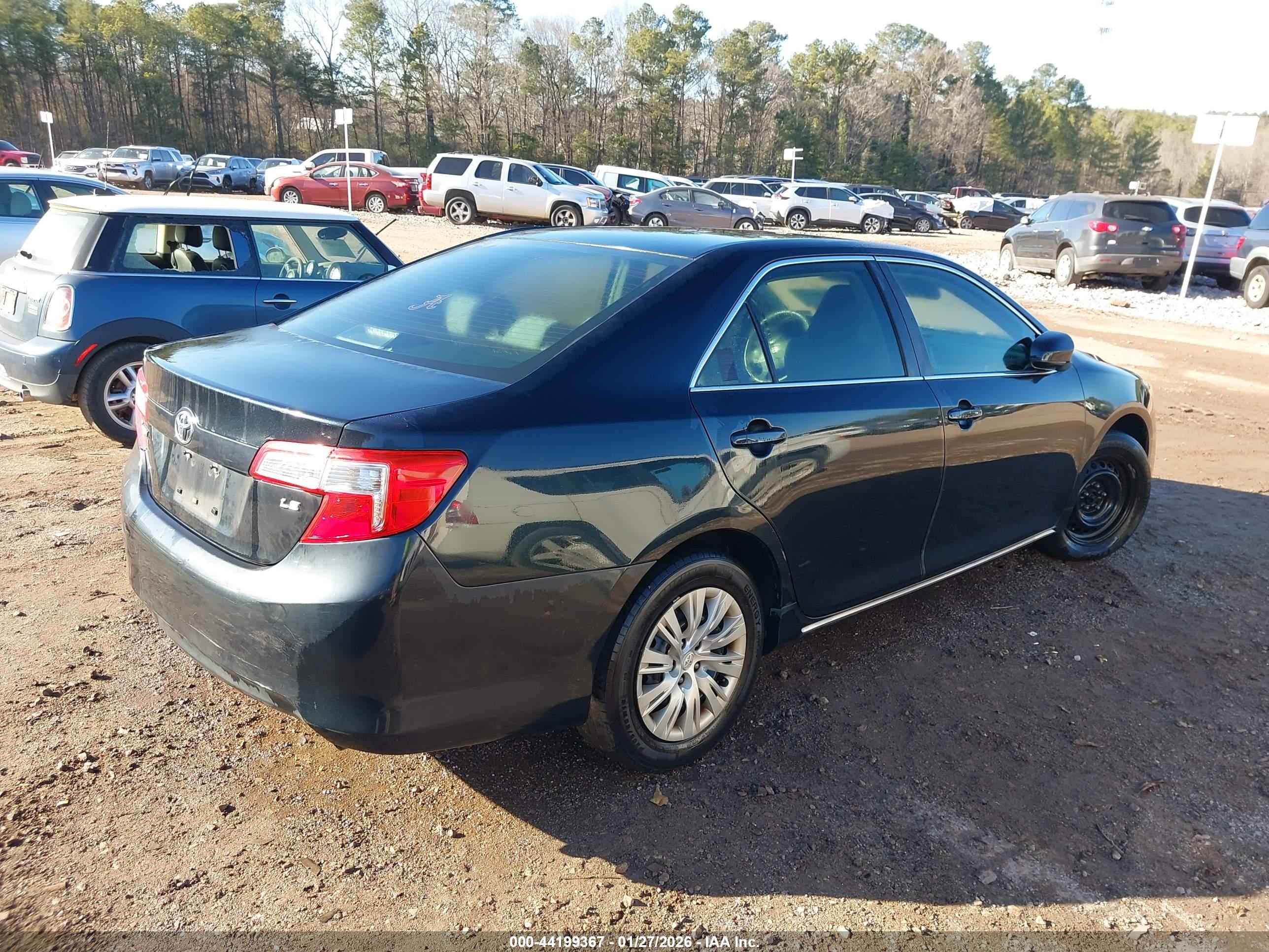 TOYOTA CAMRY image 4