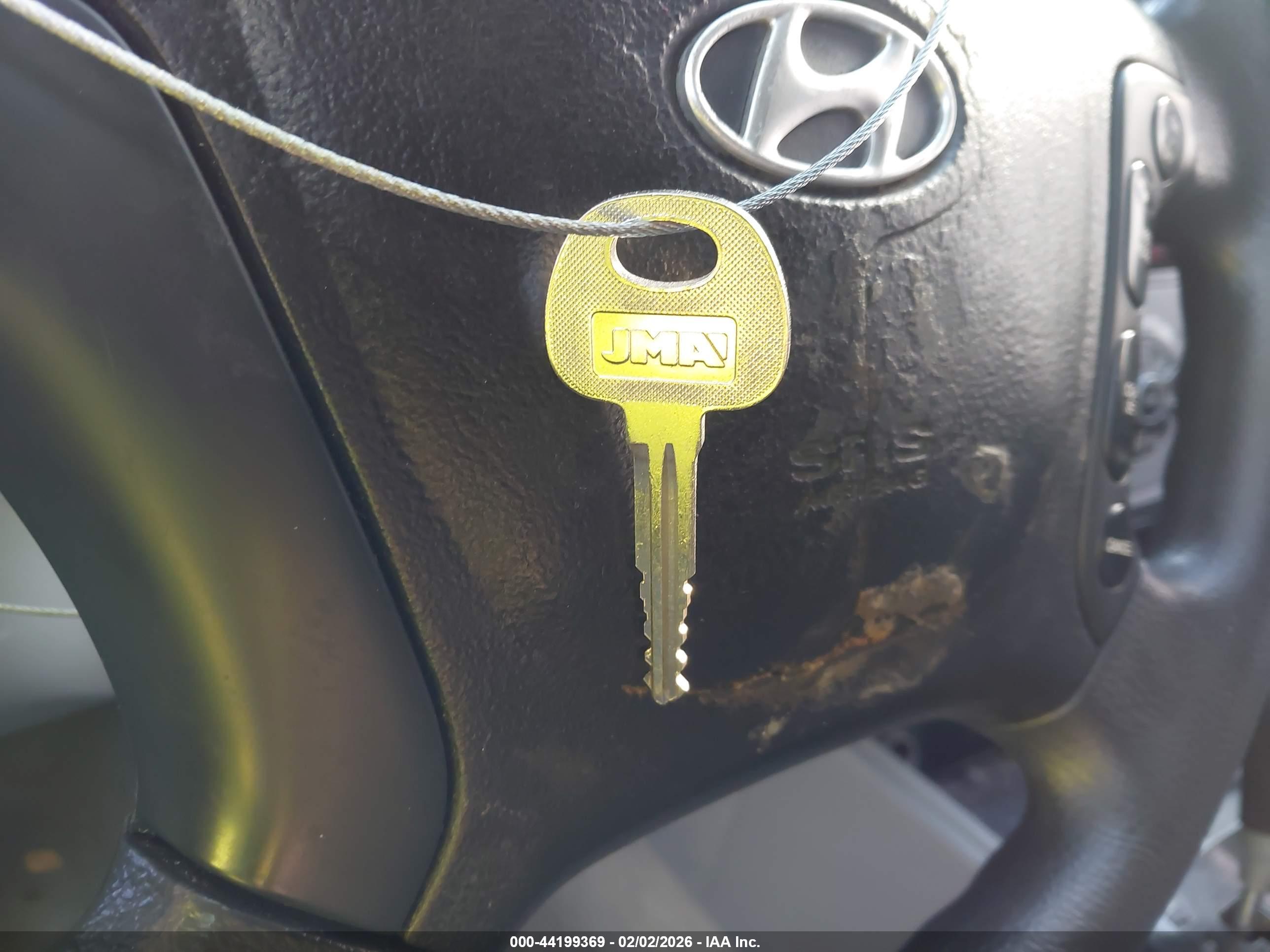 HYUNDAI SANTA image 11