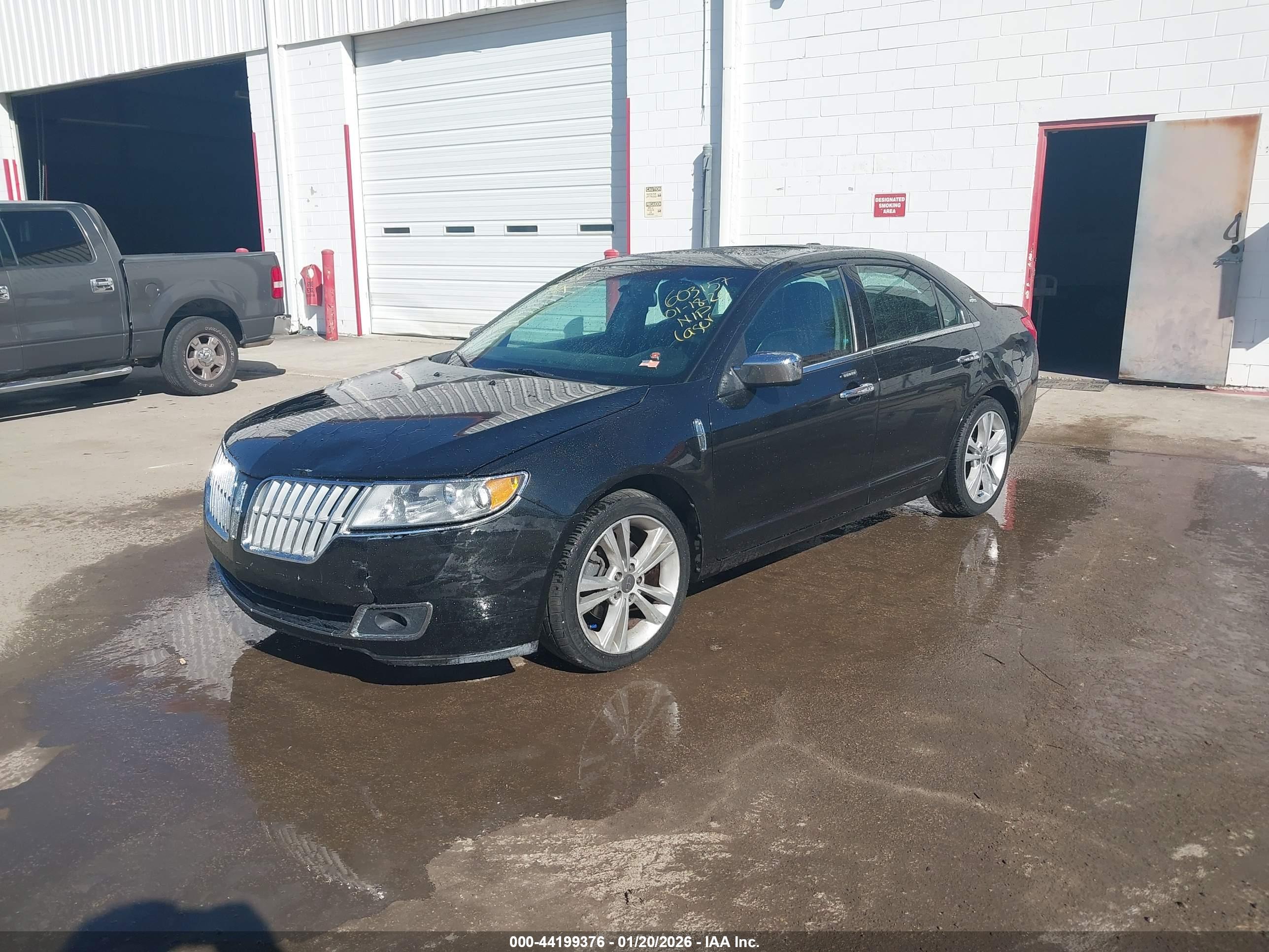 LINCOLN MKZ image 2