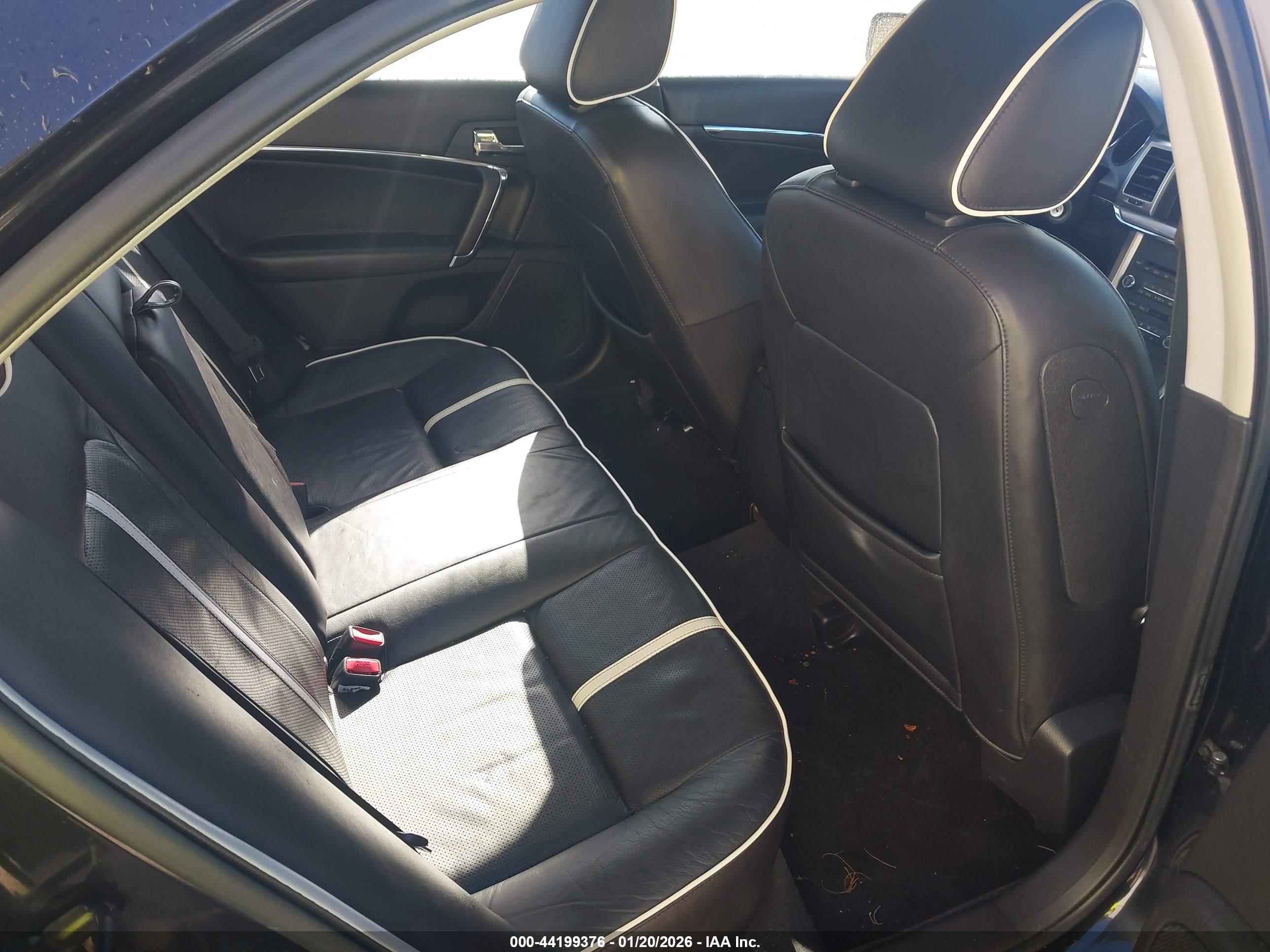 LINCOLN MKZ image 8