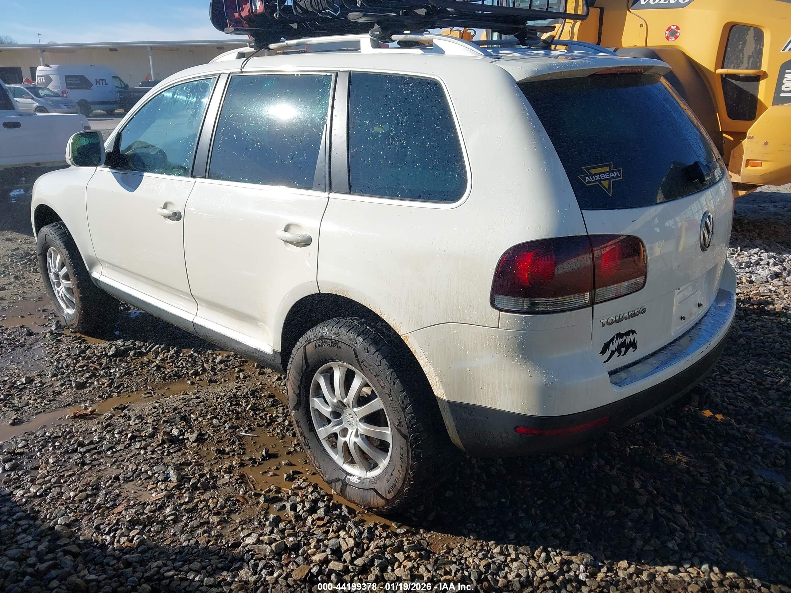 VOLKSWAGEN TOUAREG image 3