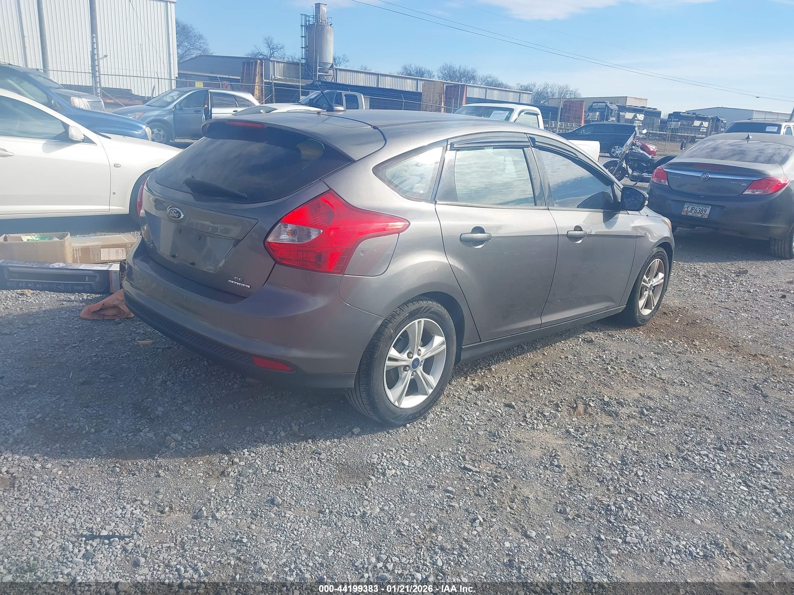 FORD FOCUS image 4