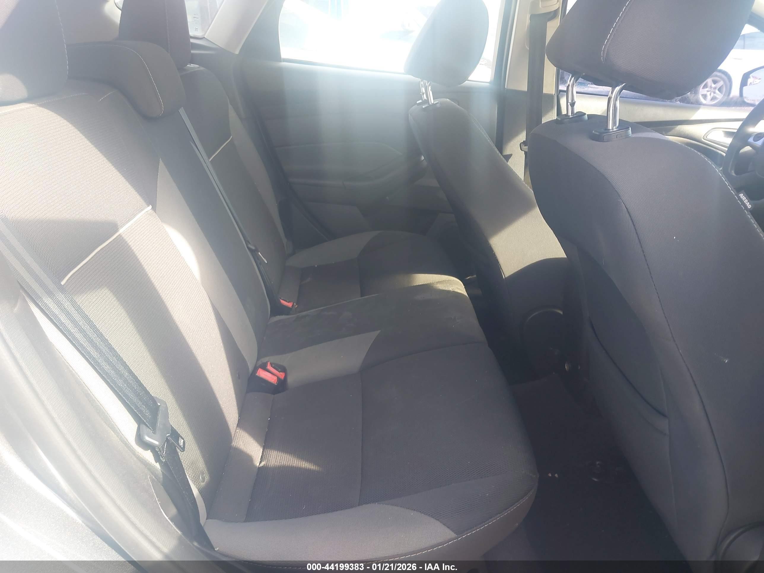 FORD FOCUS image 8