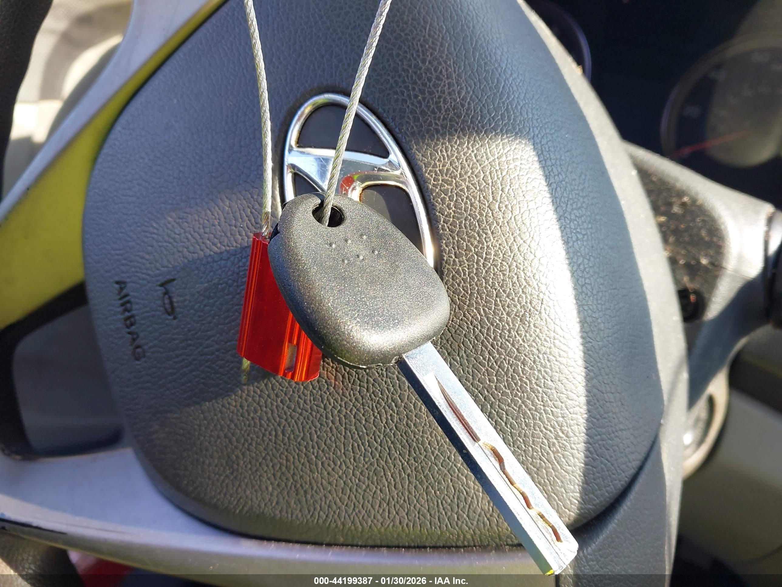 HYUNDAI ACCENT image 11