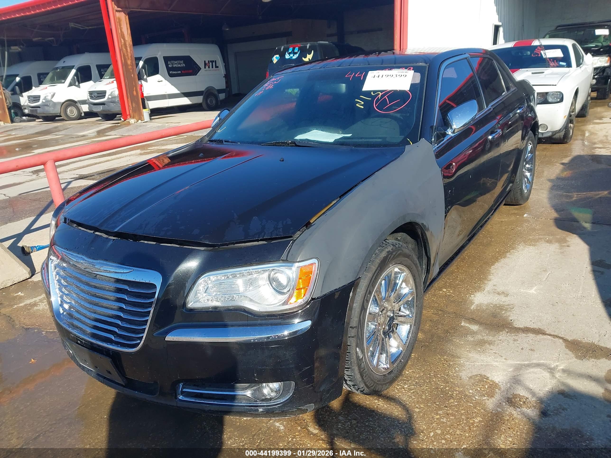 CHRYSLER 300 image 6