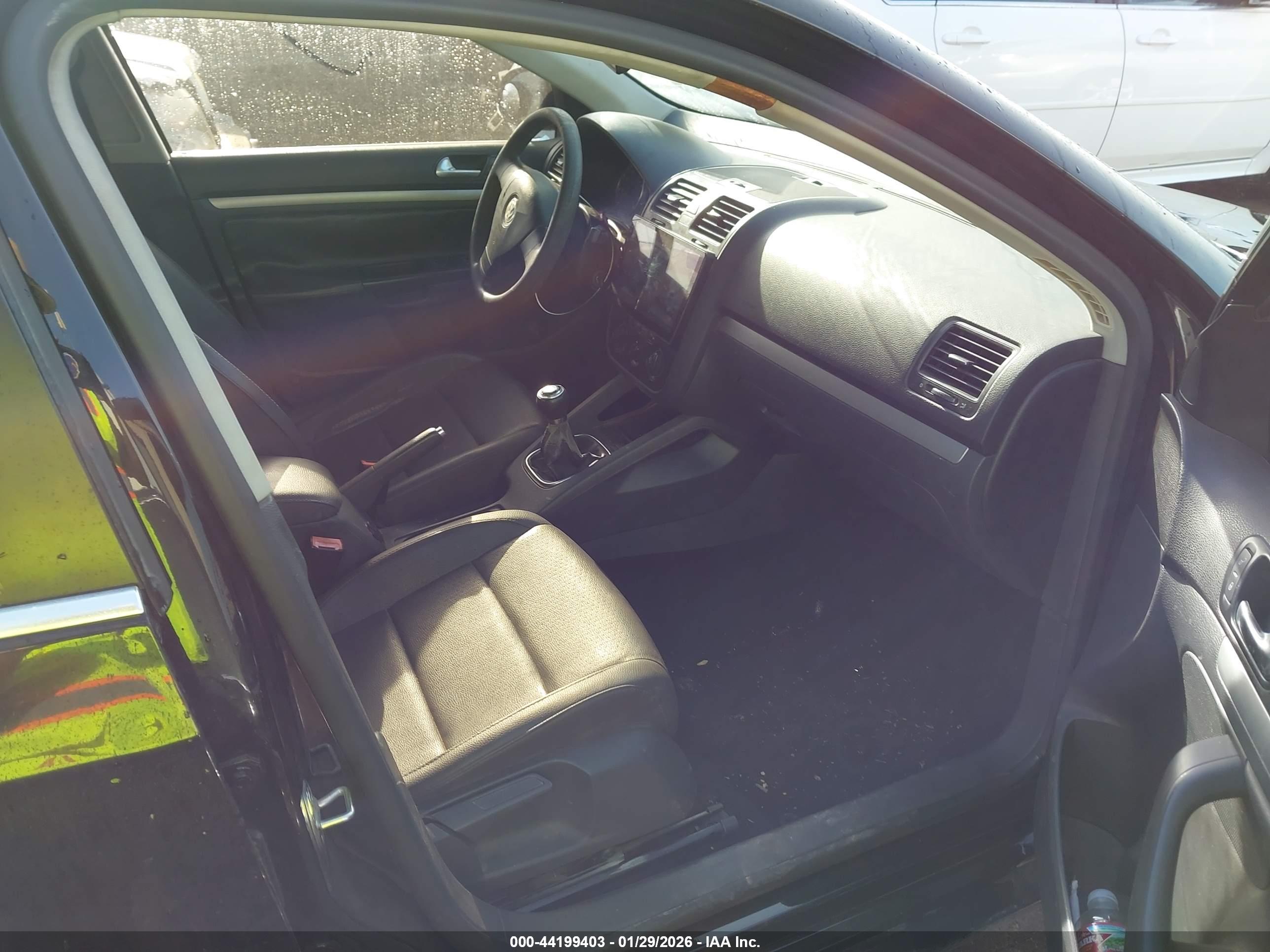 VOLKSWAGEN JETTA image 5