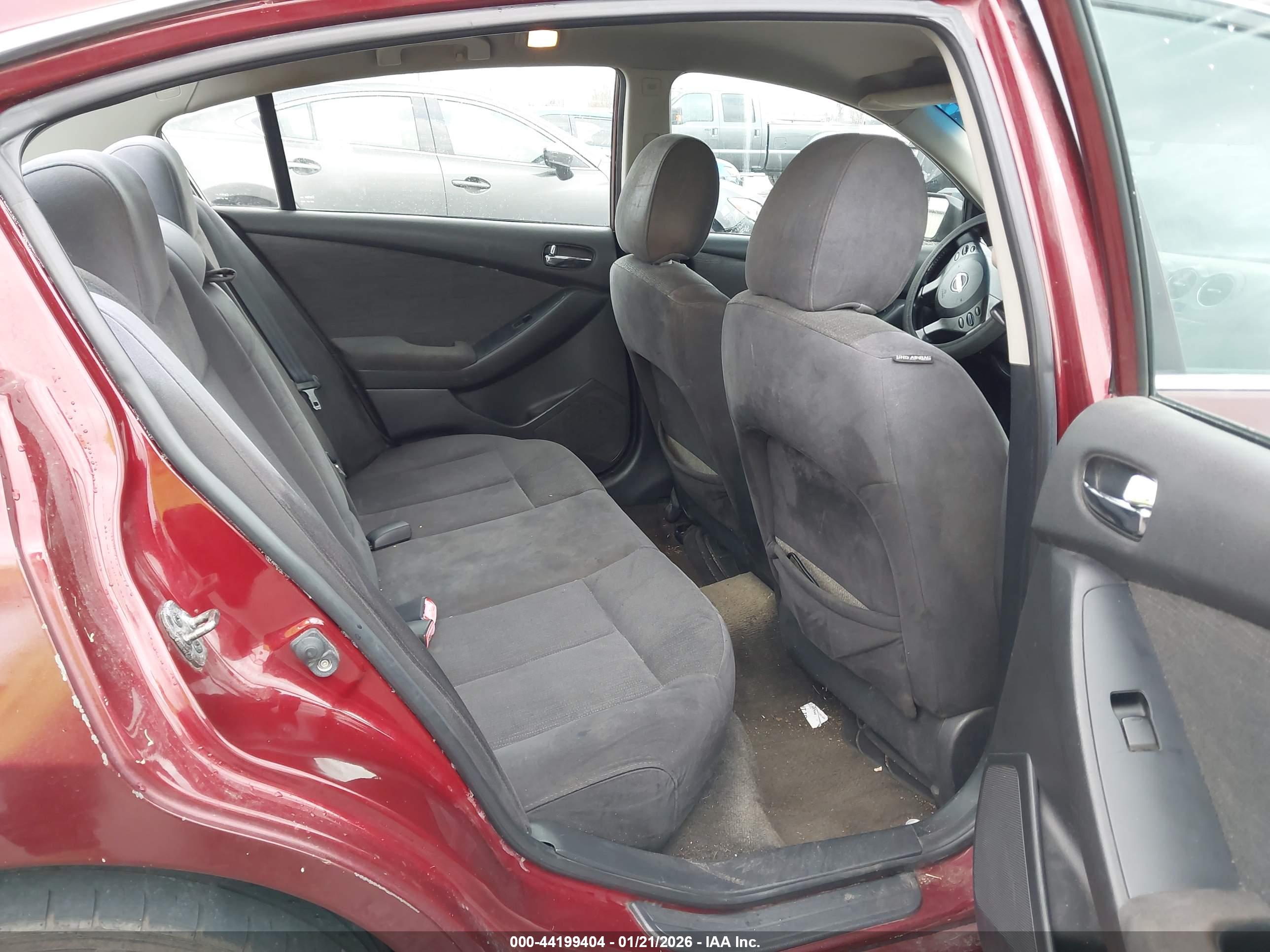 NISSAN ALTIMA image 8