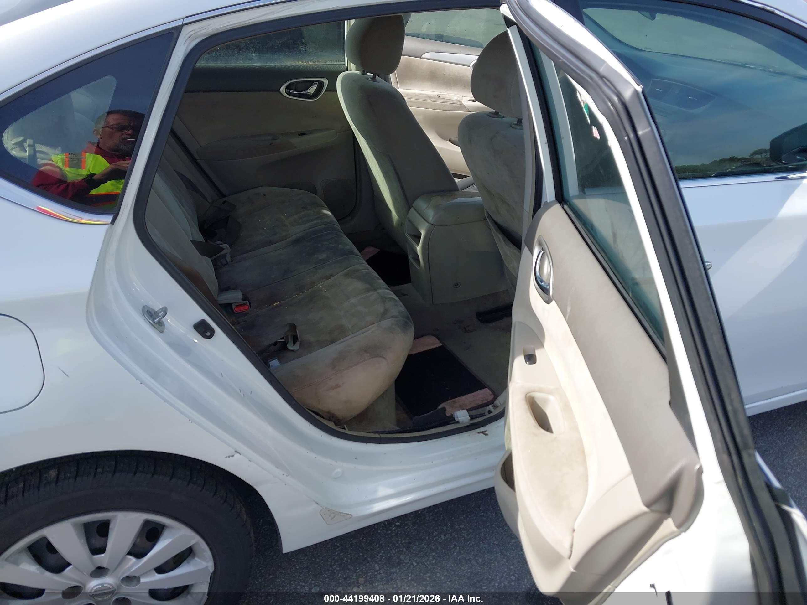 NISSAN SENTRA image 8