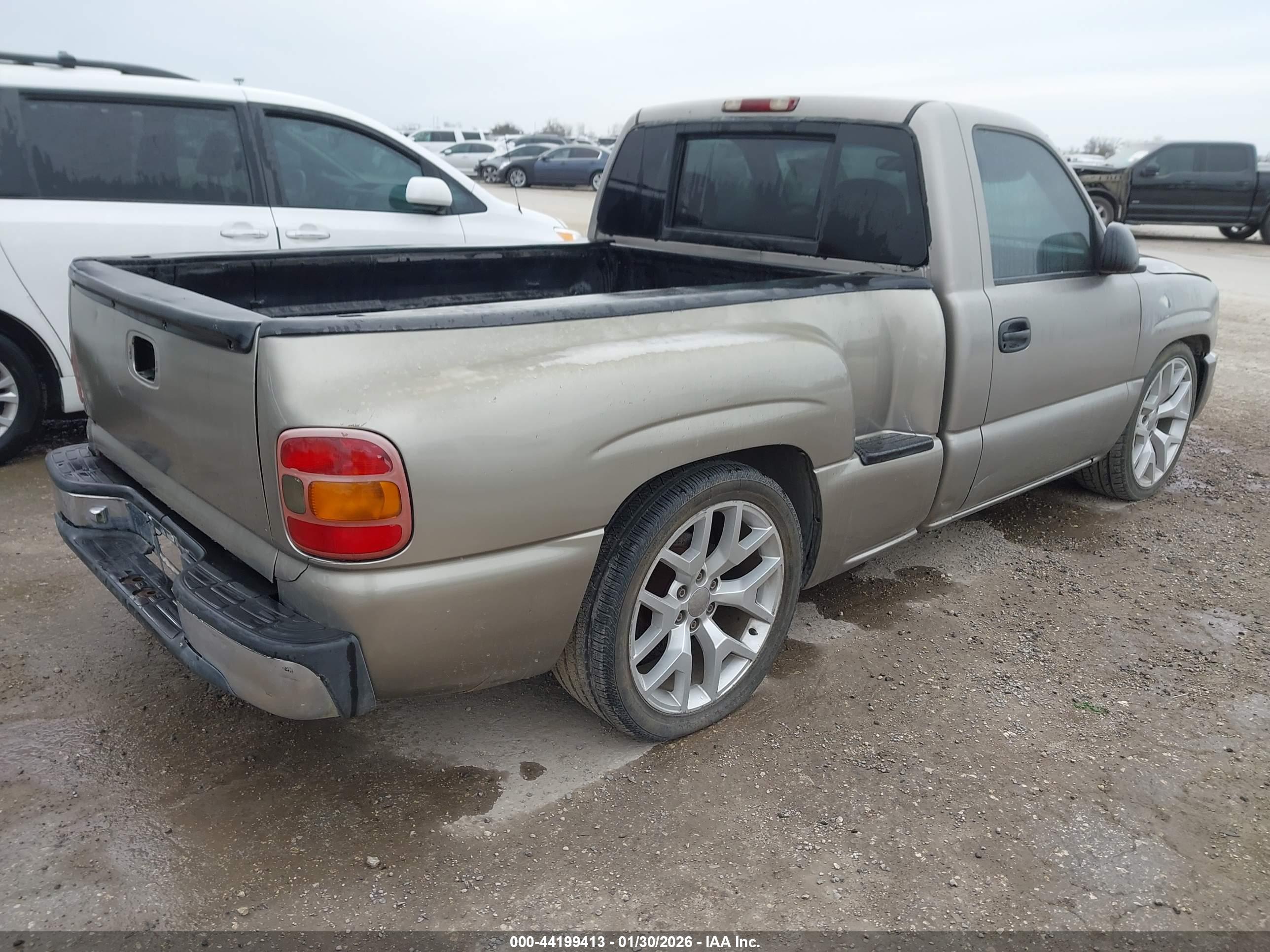 GMC SIERRA image 4