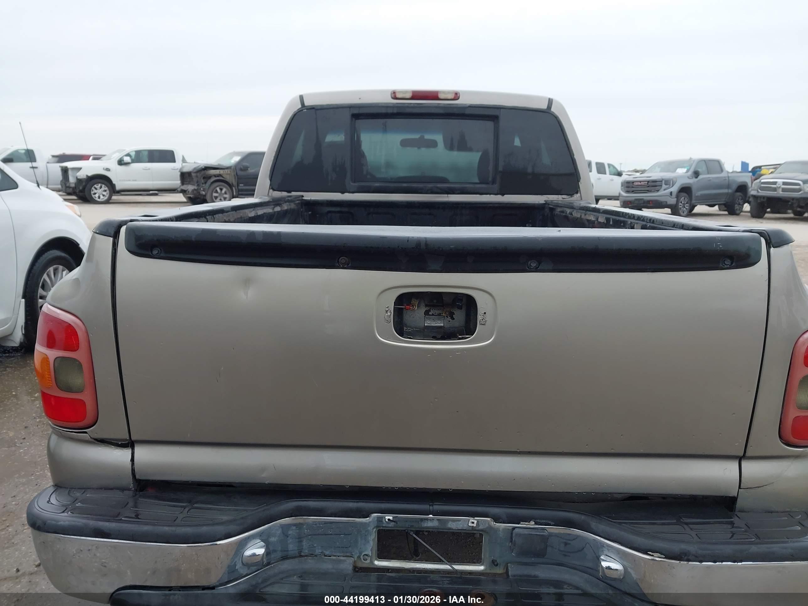 GMC SIERRA image 8