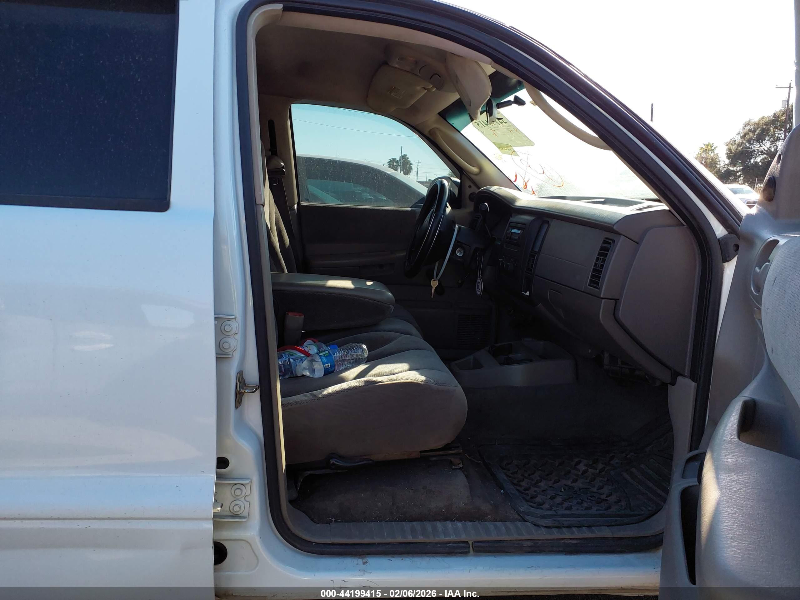 DODGE DAKOTA image 5