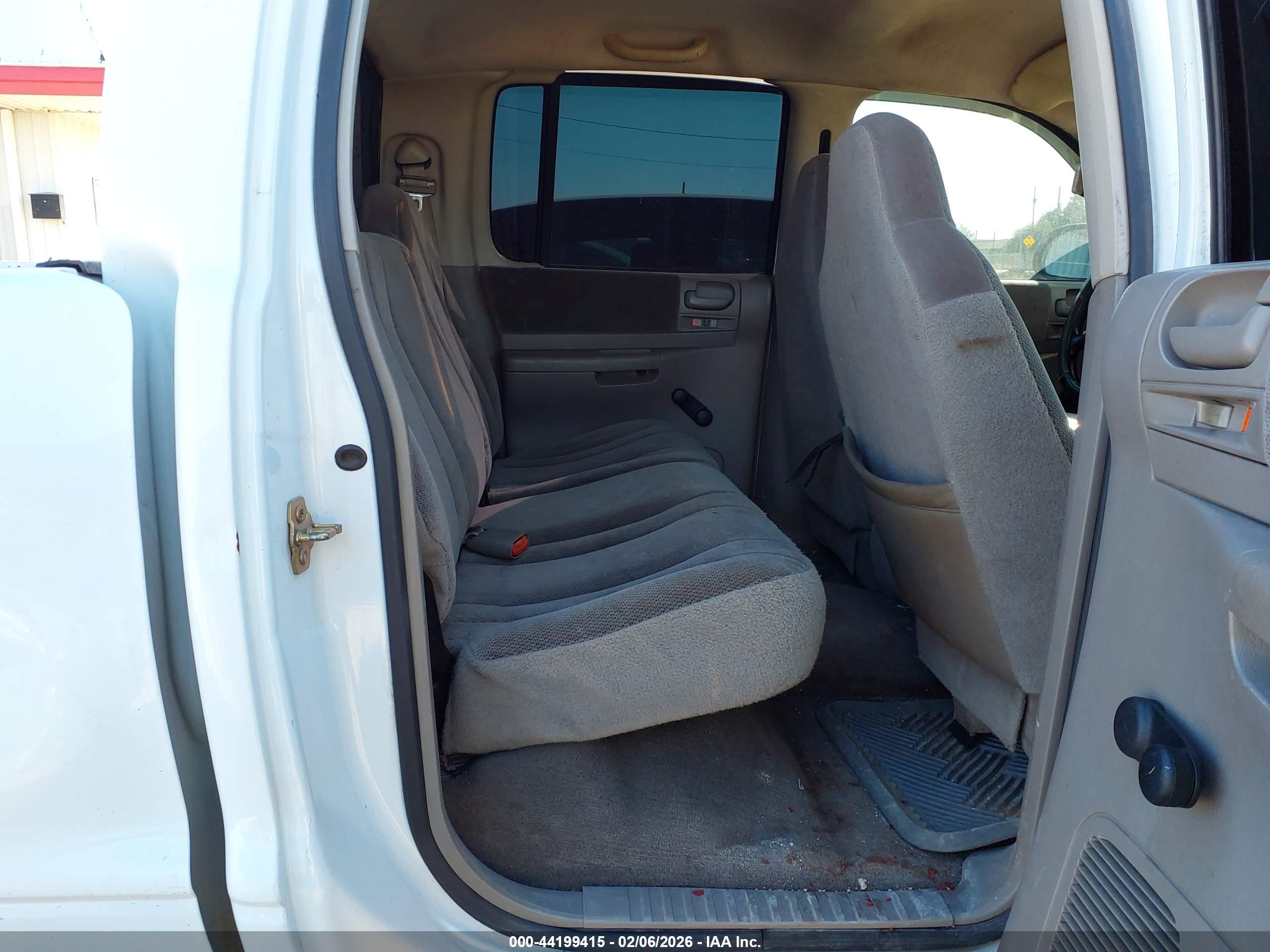 DODGE DAKOTA image 8