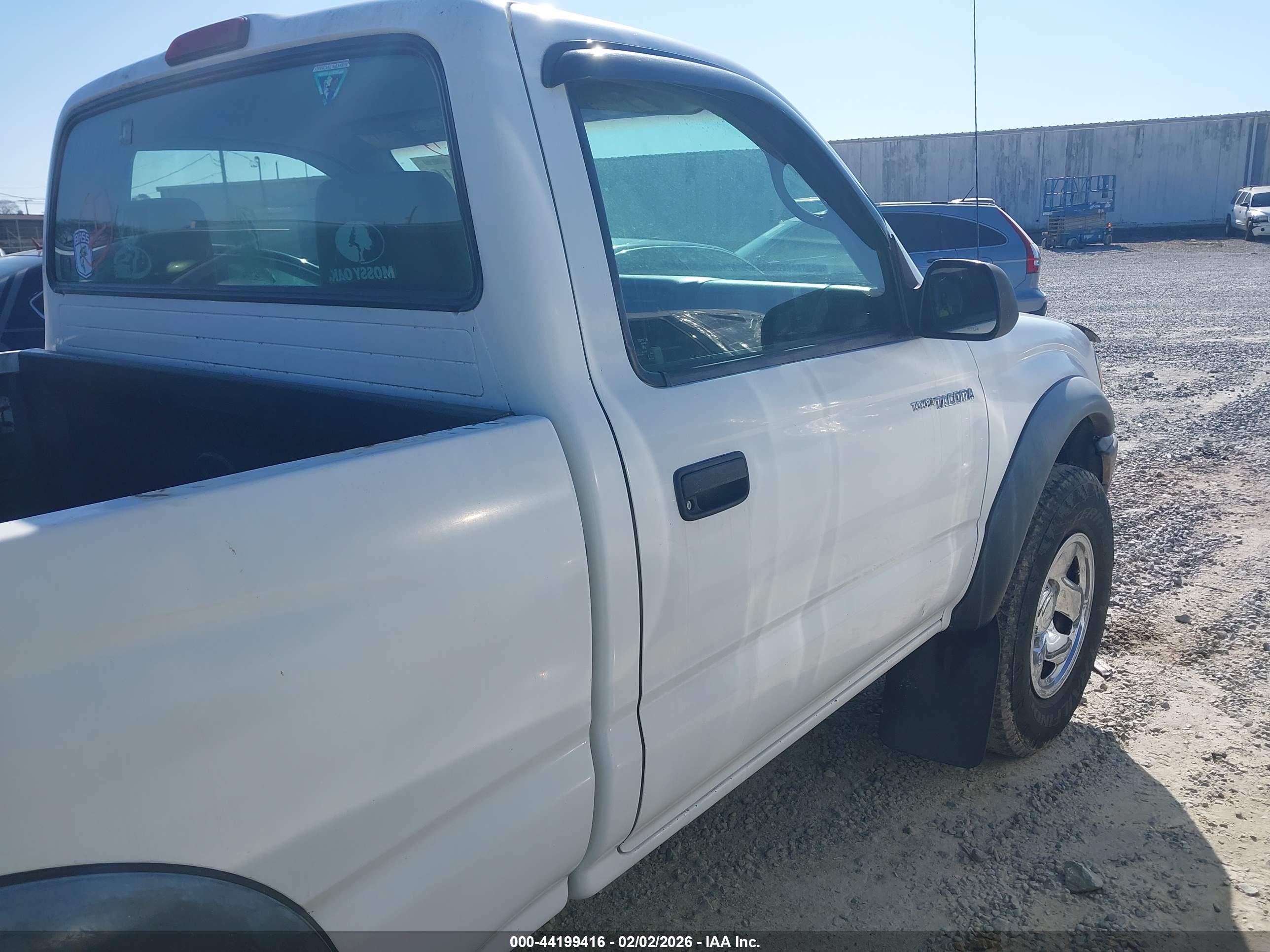 TOYOTA TACOMA image 8