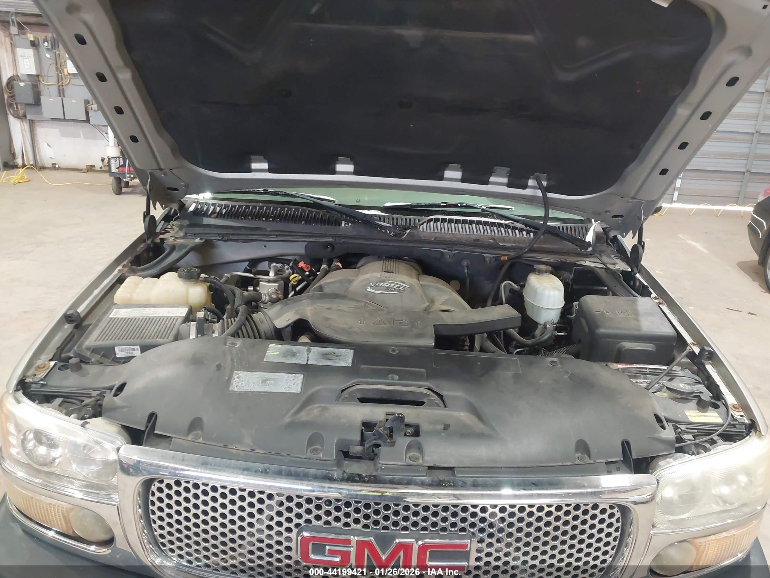 GMC YUKON image 10