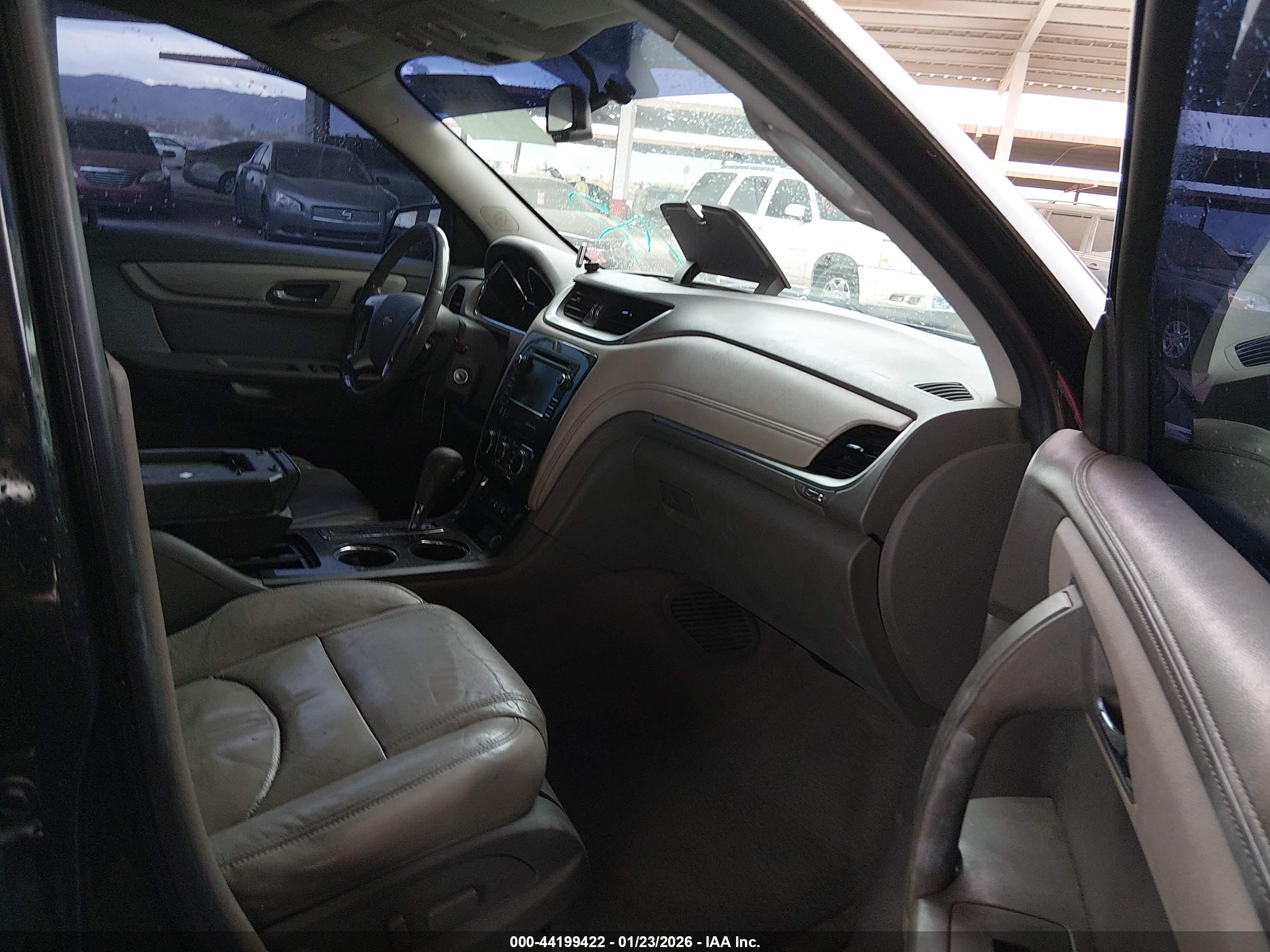 CHEVROLET TRAVERSE image 5