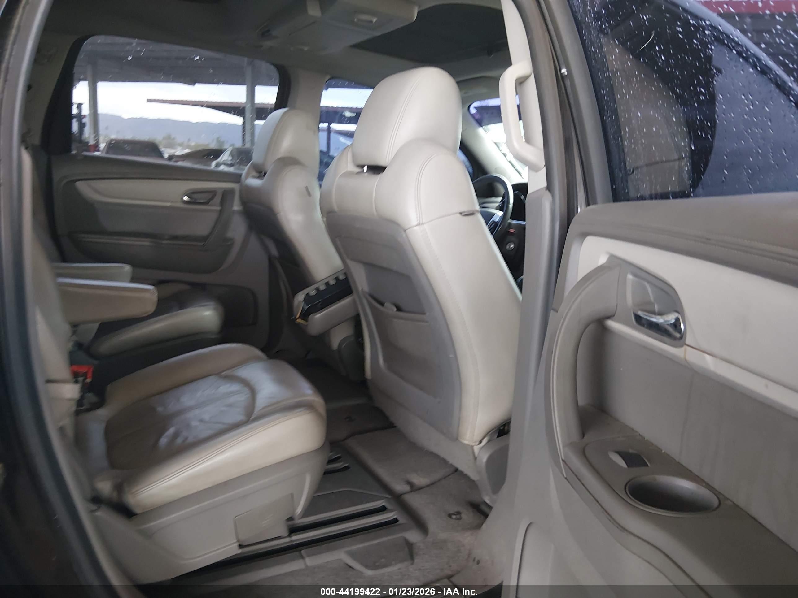CHEVROLET TRAVERSE image 8