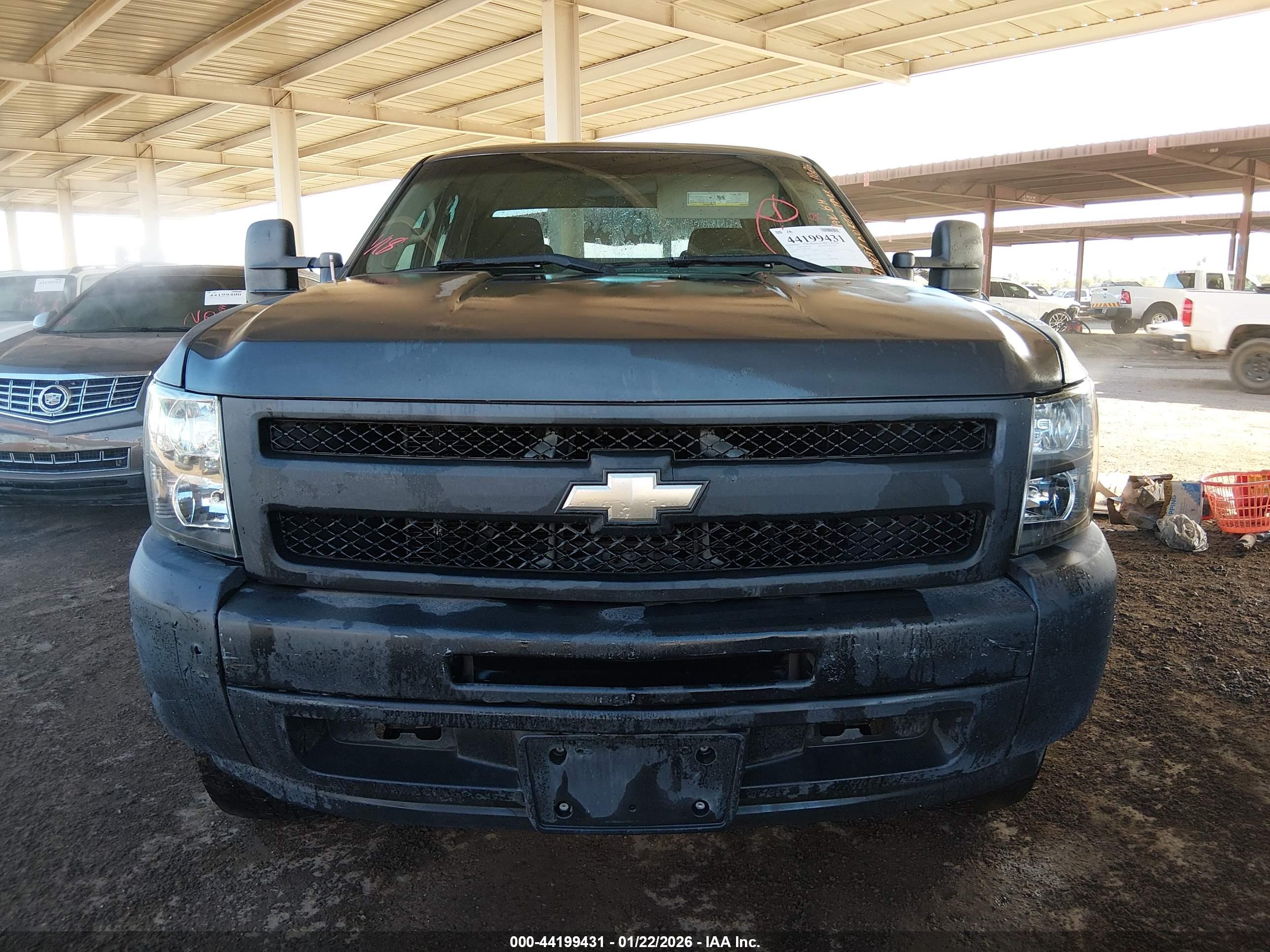 CHEVROLET SILVERADO image 6