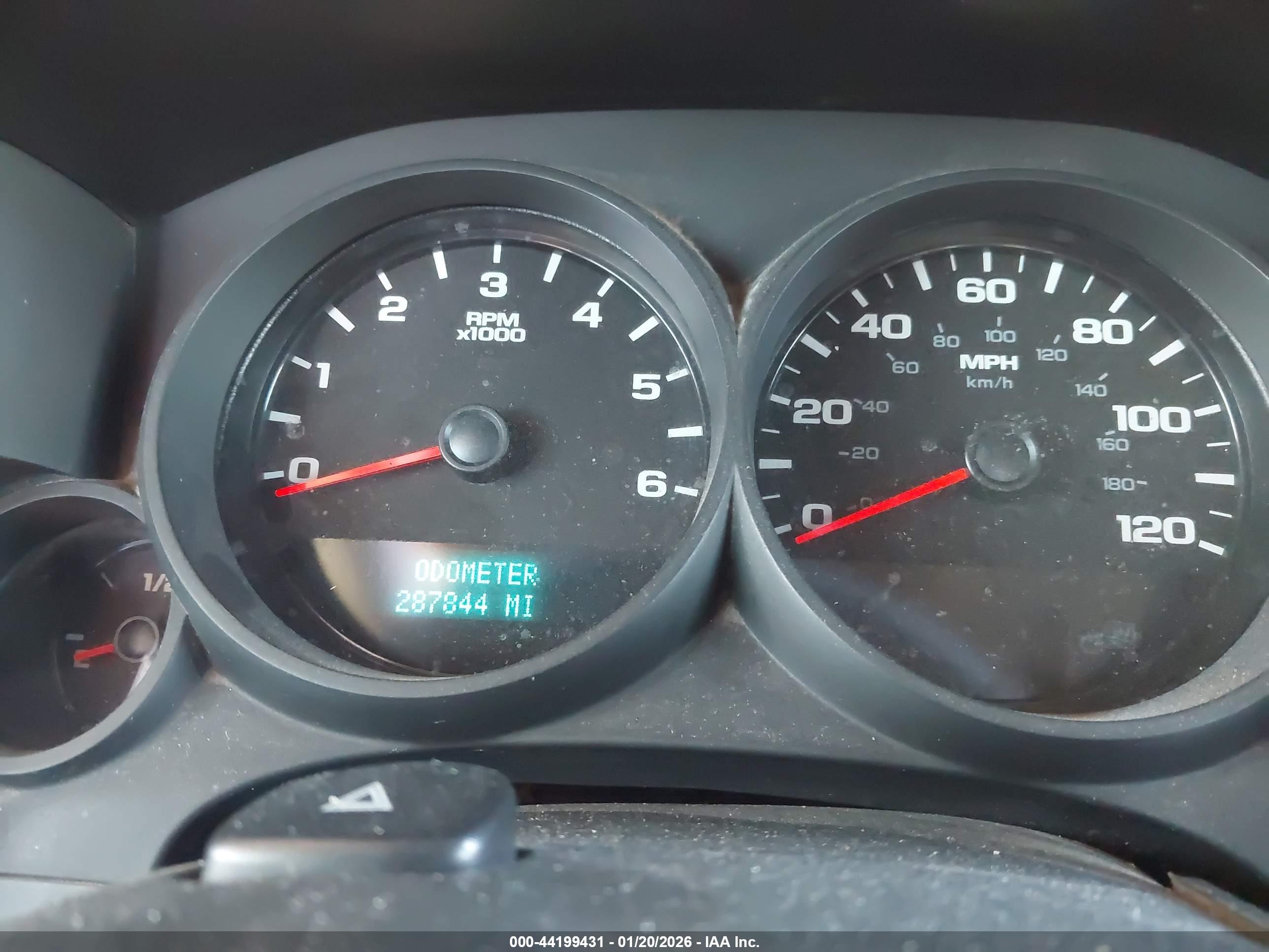 CHEVROLET SILVERADO image 7